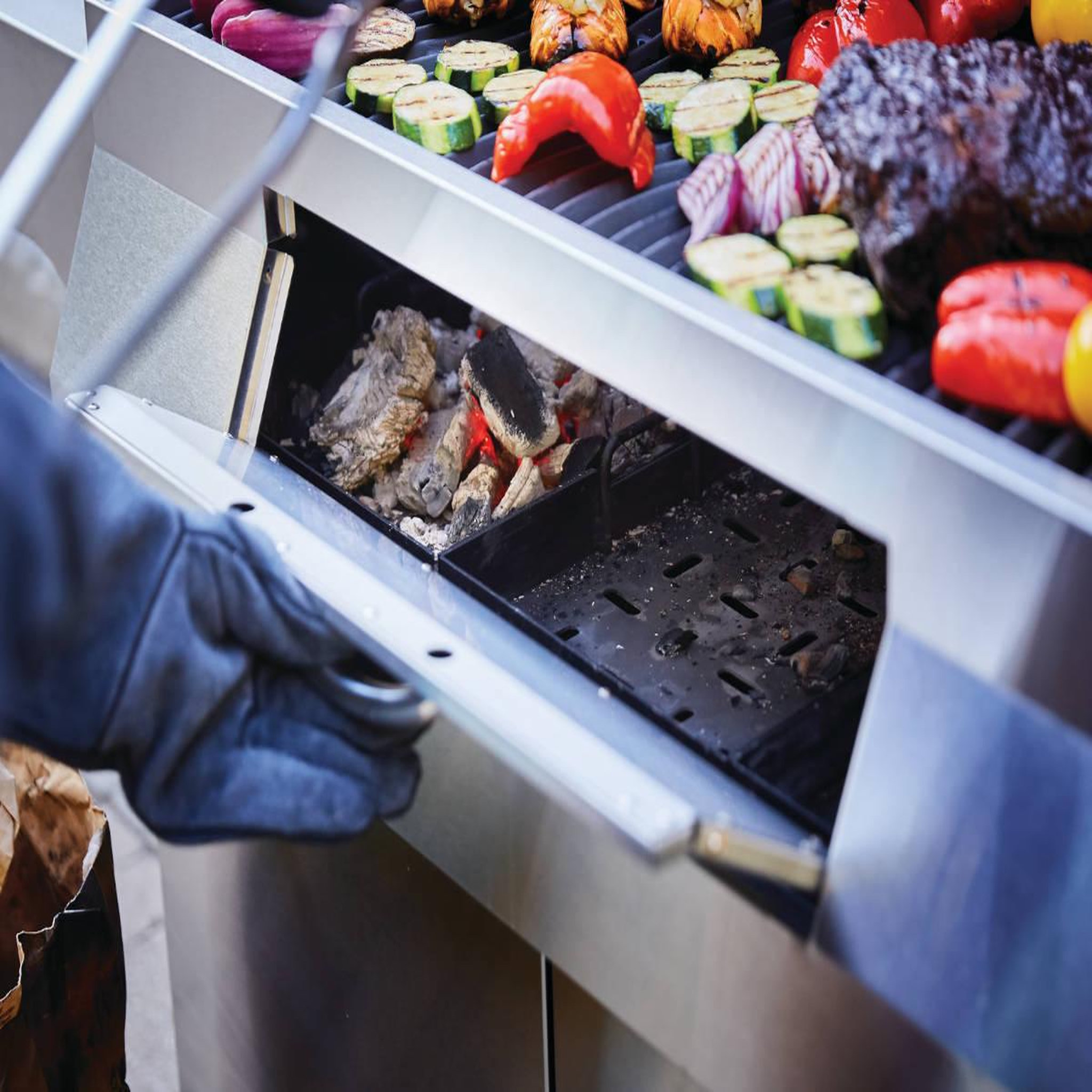 Voir la diapositive 5 : NAPOLEON Barbecue à charbon charcoal professional pro605 - napoleon