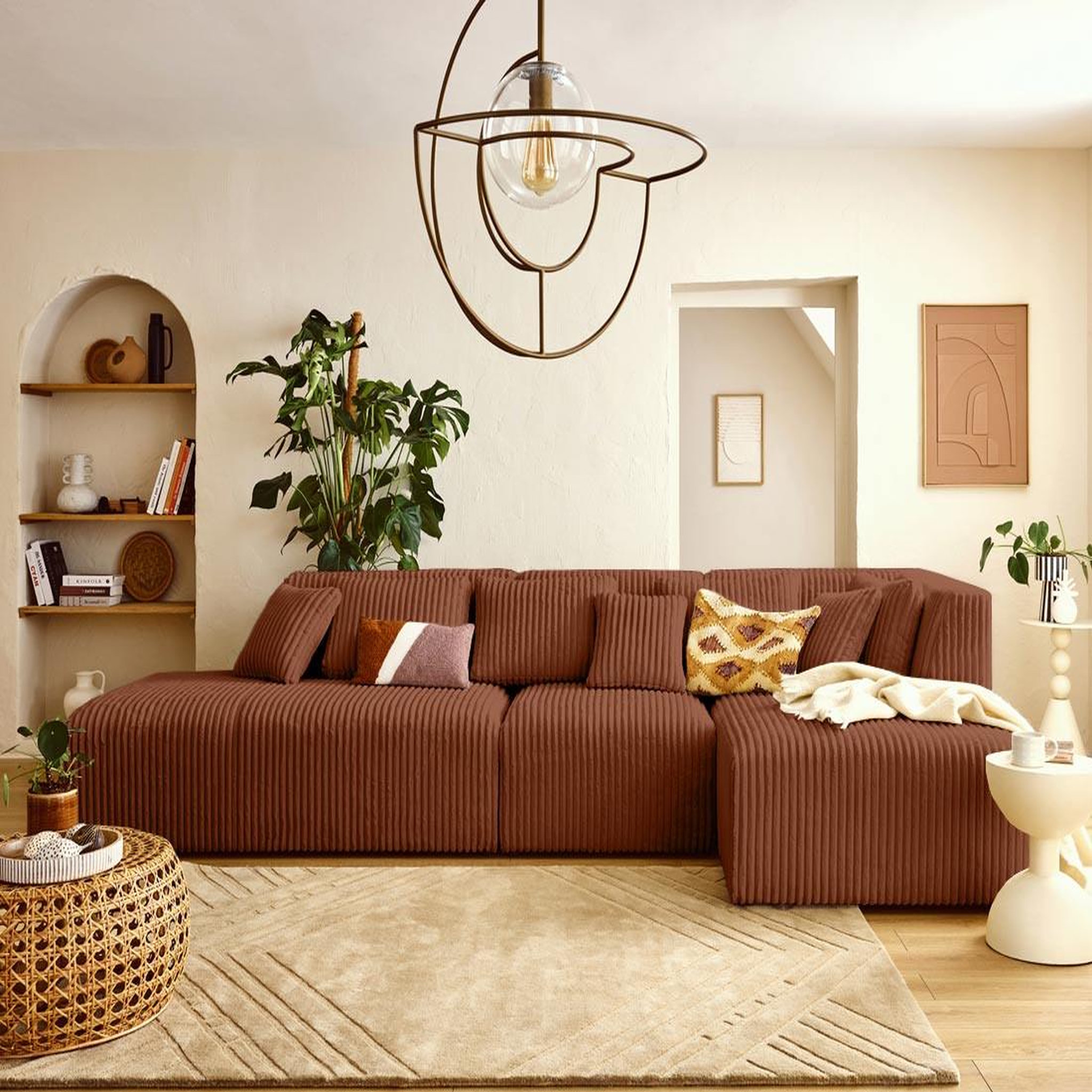 Voir la diapositive 1 : LISA DESIGN Victoire - canapé modulable d'angle droit 5 places en velours côtelé grosses côtes