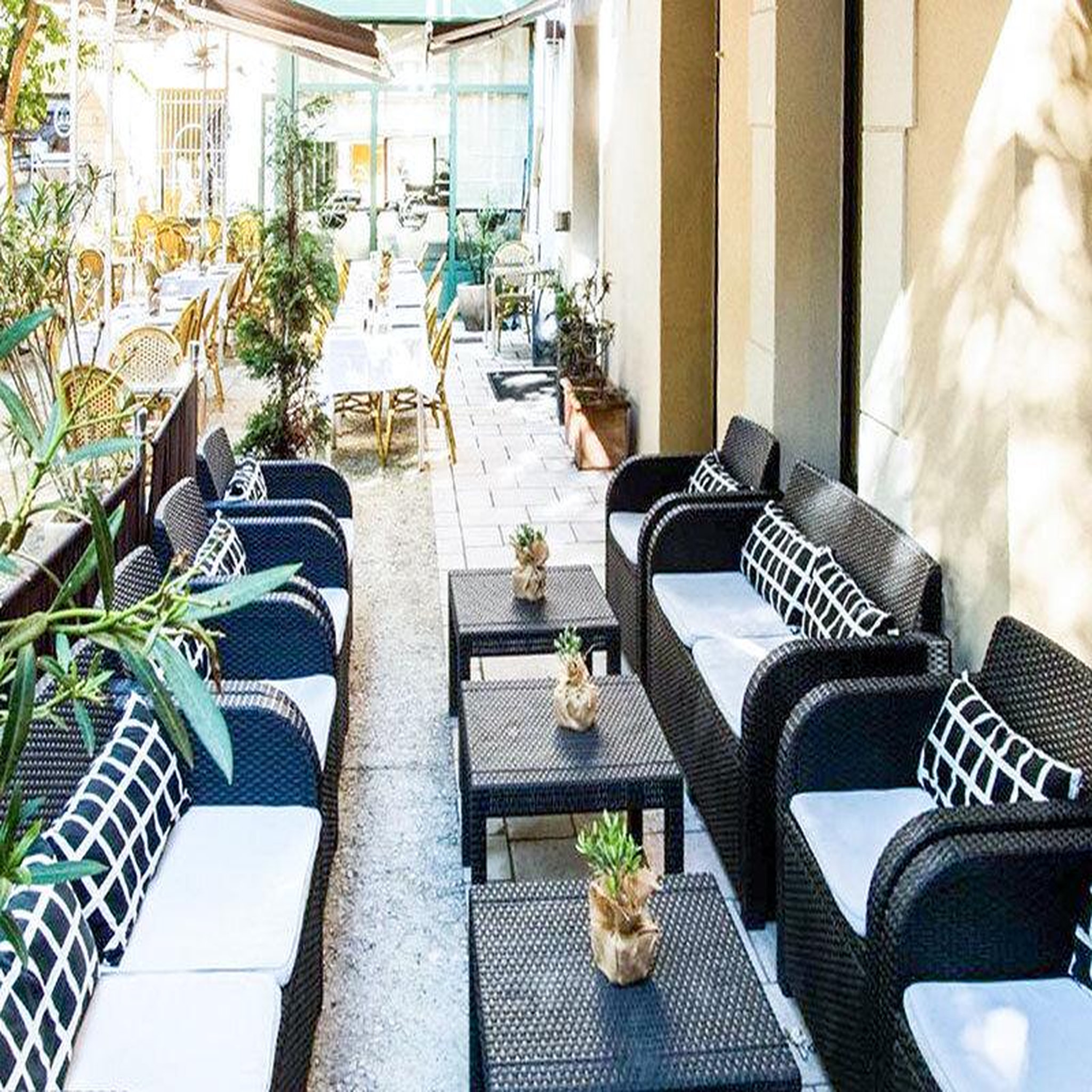 Voir la diapositive 4 : Smartbox Séjour luxueux de 4 jours avec dîner et pause détente en hôtel 4* à orange - coffret cadeau séjour
