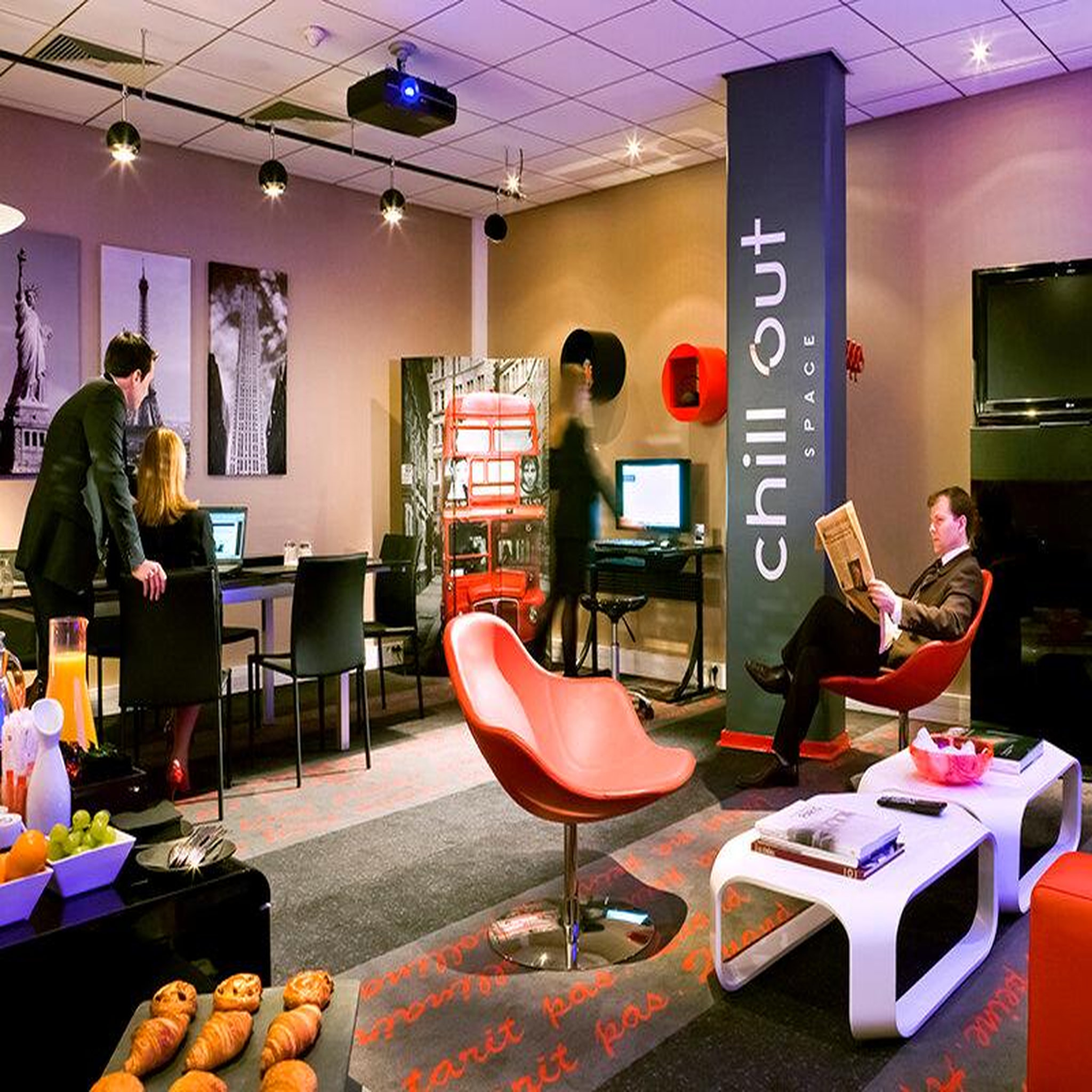 Voir la diapositive 4 : Smartbox 2 jours à Paris Bercy dans un hôtel Pullman 4* avec accès à l'espace fitness et sauna - Coffret Cadeau Séjour
