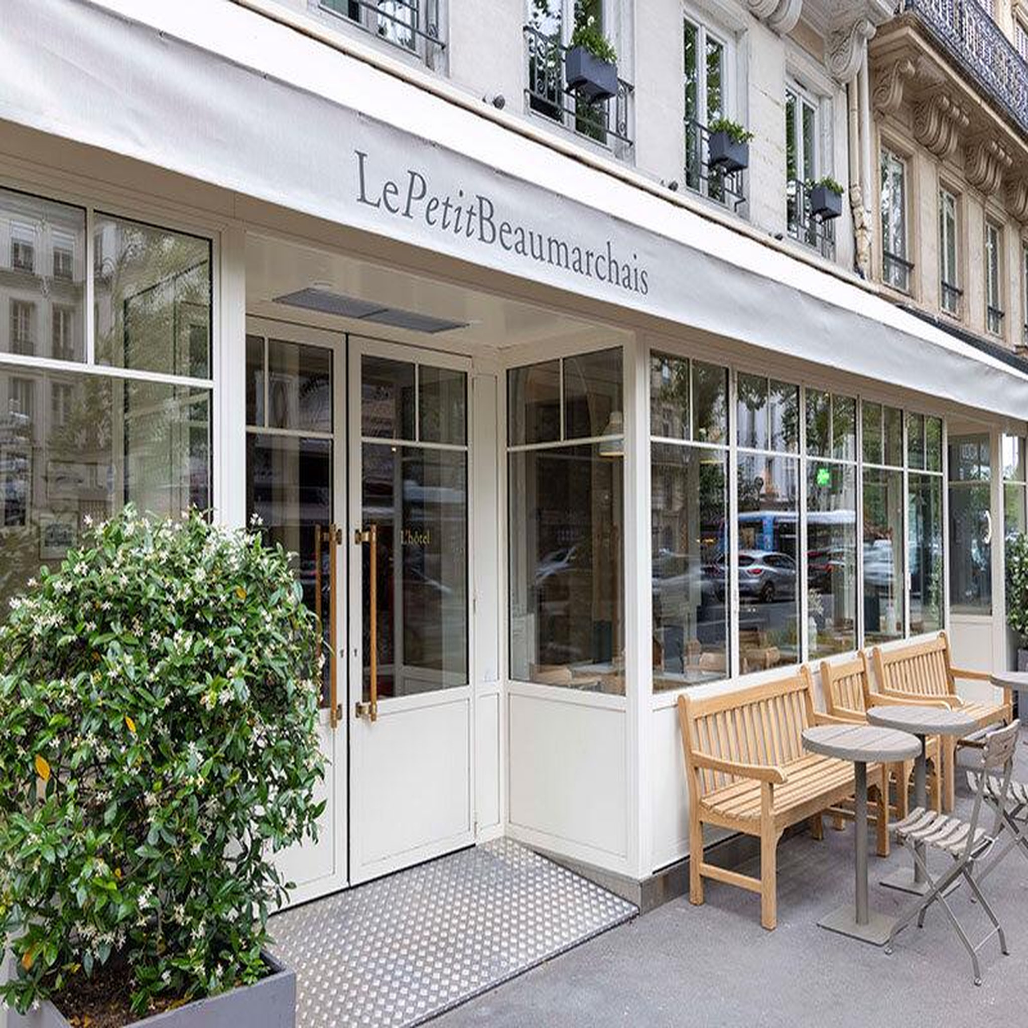 Voir la diapositive 4 : Smartbox 2 jours romantiques à Paris en hôtel 4* avec cocktail et accès au spa près de la place des Vosges - Coffret Cadeau Séjour
