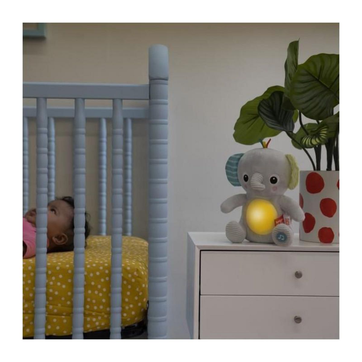 Bright Starts BRIGHT STARTS Jouet peluche éléphant Hug-a-Bye Baby, sons et lumieres