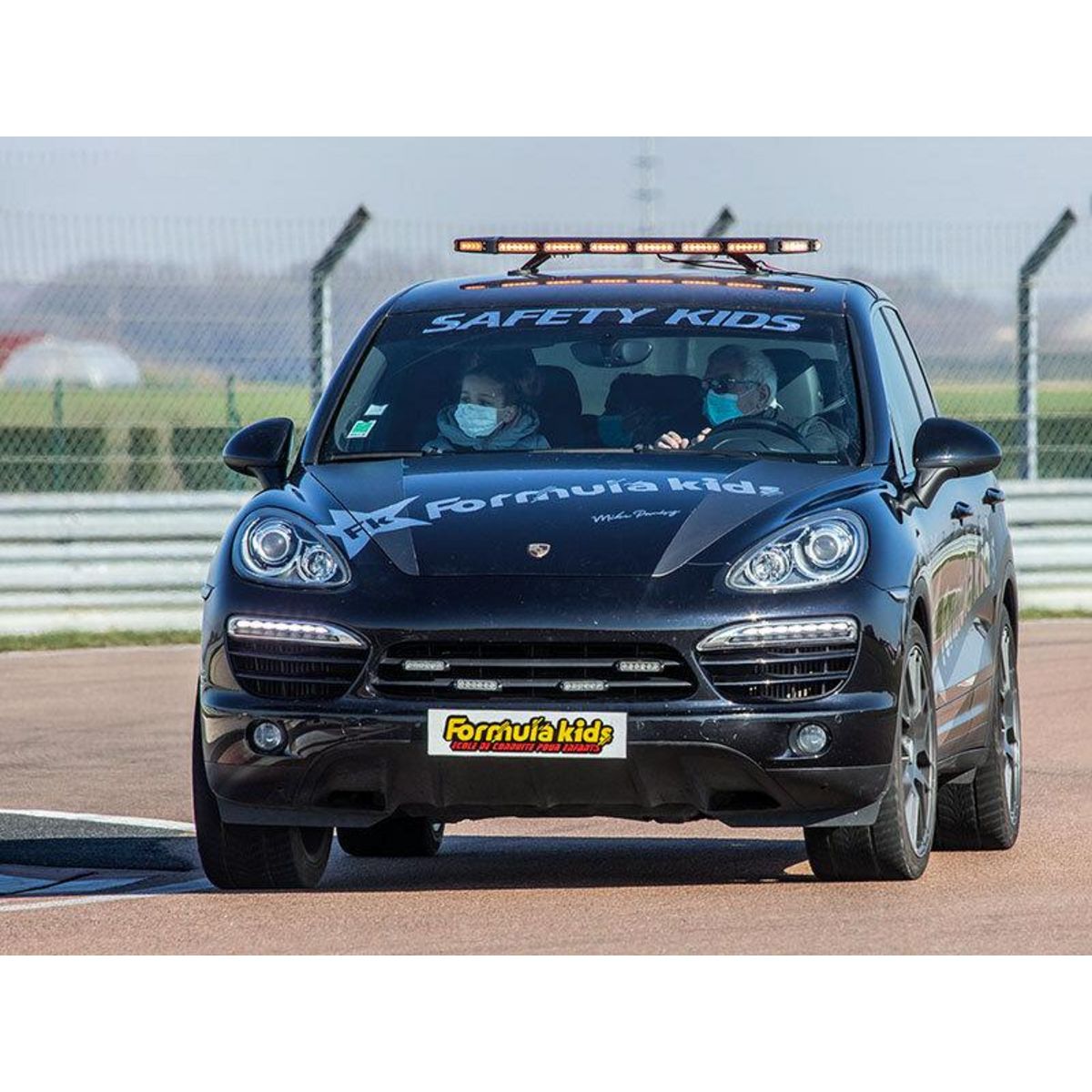 Smartbox Stage pilotage enfant : 3 tours de circuit au volant d'une Lamborghini Gallardo - Coffret Cadeau Sport & Aventure