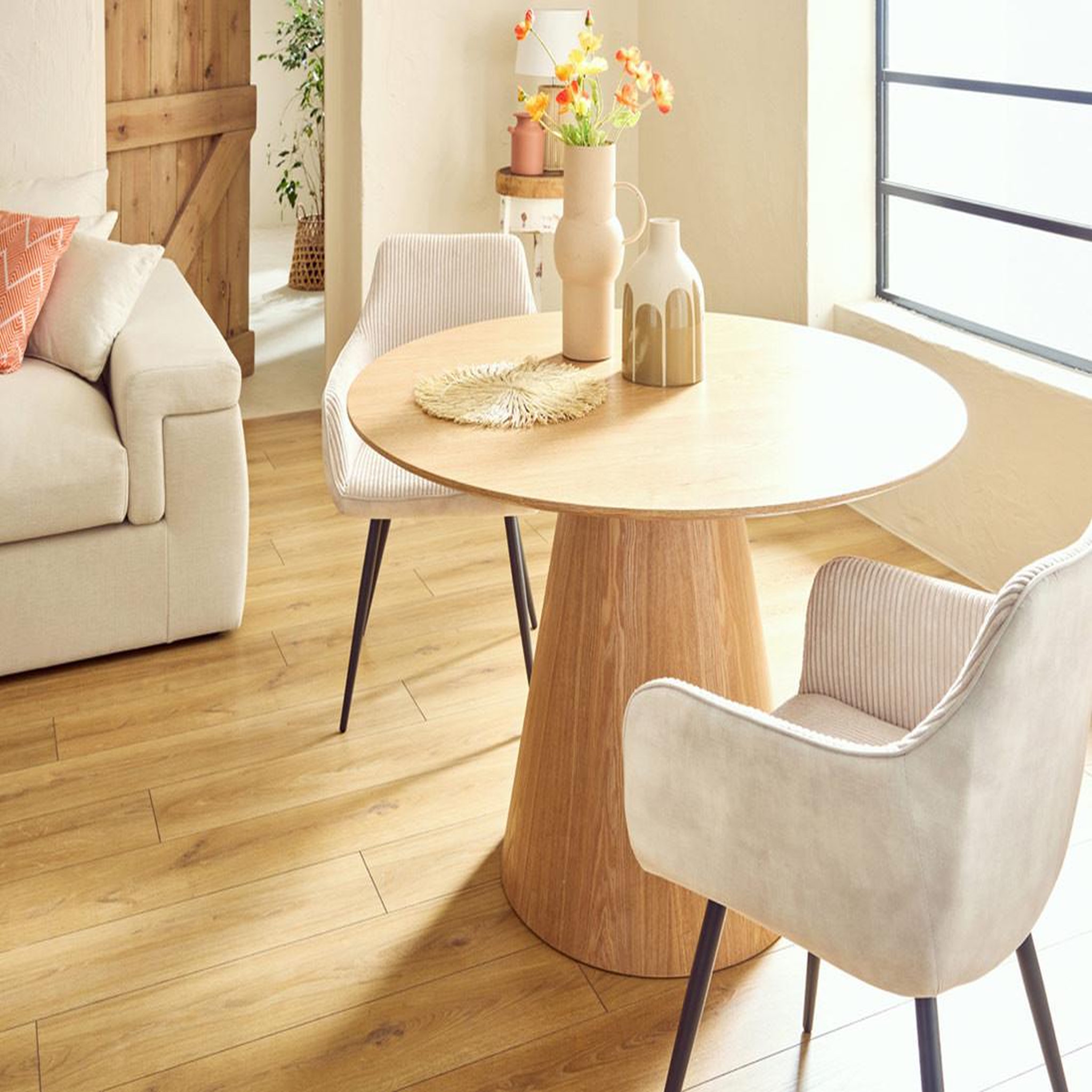 LISA DESIGN Toledo - table à manger ronde - effet bois - 120 cm - 4 à 6 personnes. Coloris disponibles : Marron