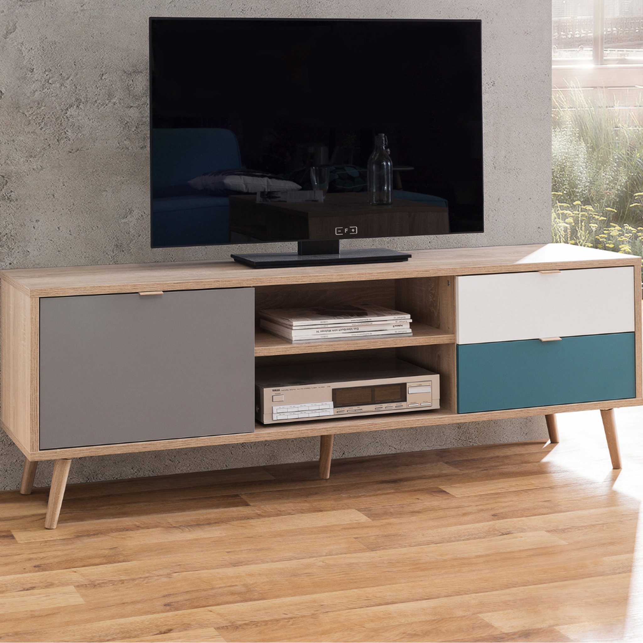Voir la diapositive 2 : CONCEPT USINE Meuble tv scandinave 150cm perast