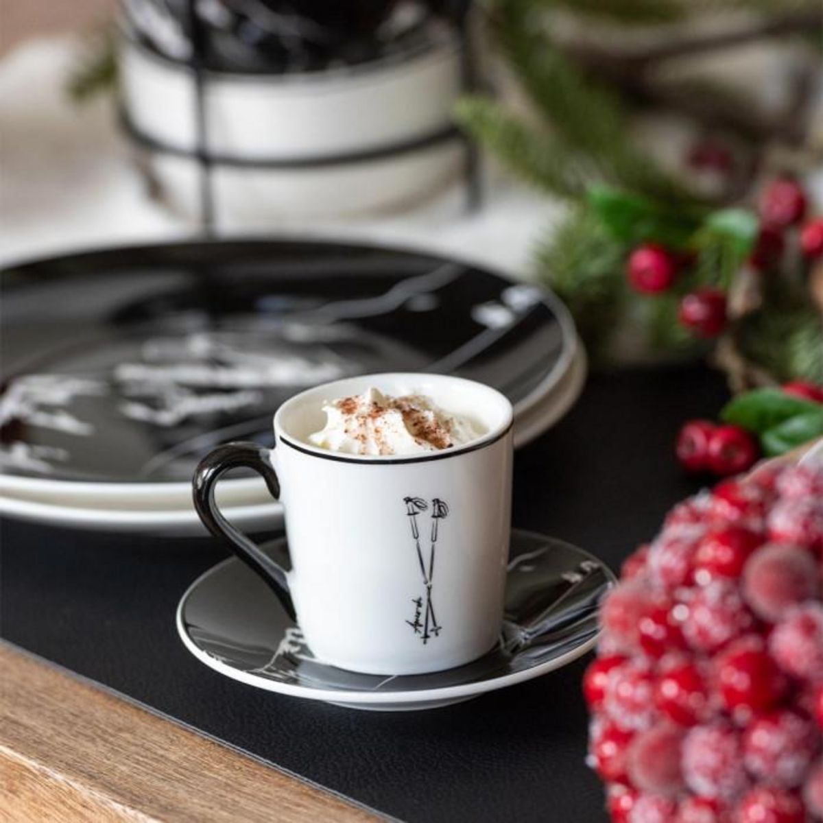 Paris Prix Lot de 4 Tasses à Thé & Sous-Tasses  Après-Ski  22cl Blanc