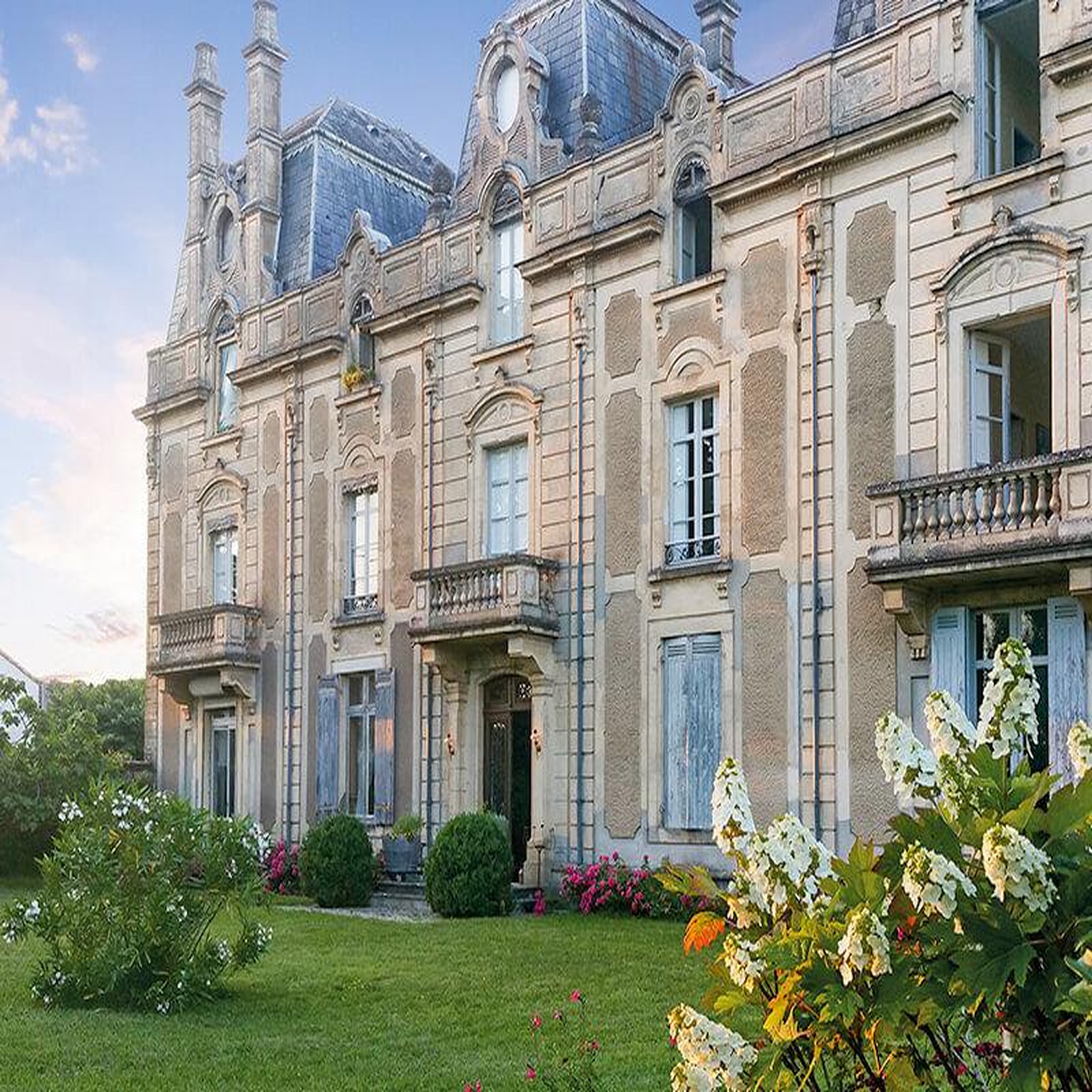 Voir la diapositive 2 : Smartbox Séjour romantique au château pour 3 jours - coffret cadeau séjour