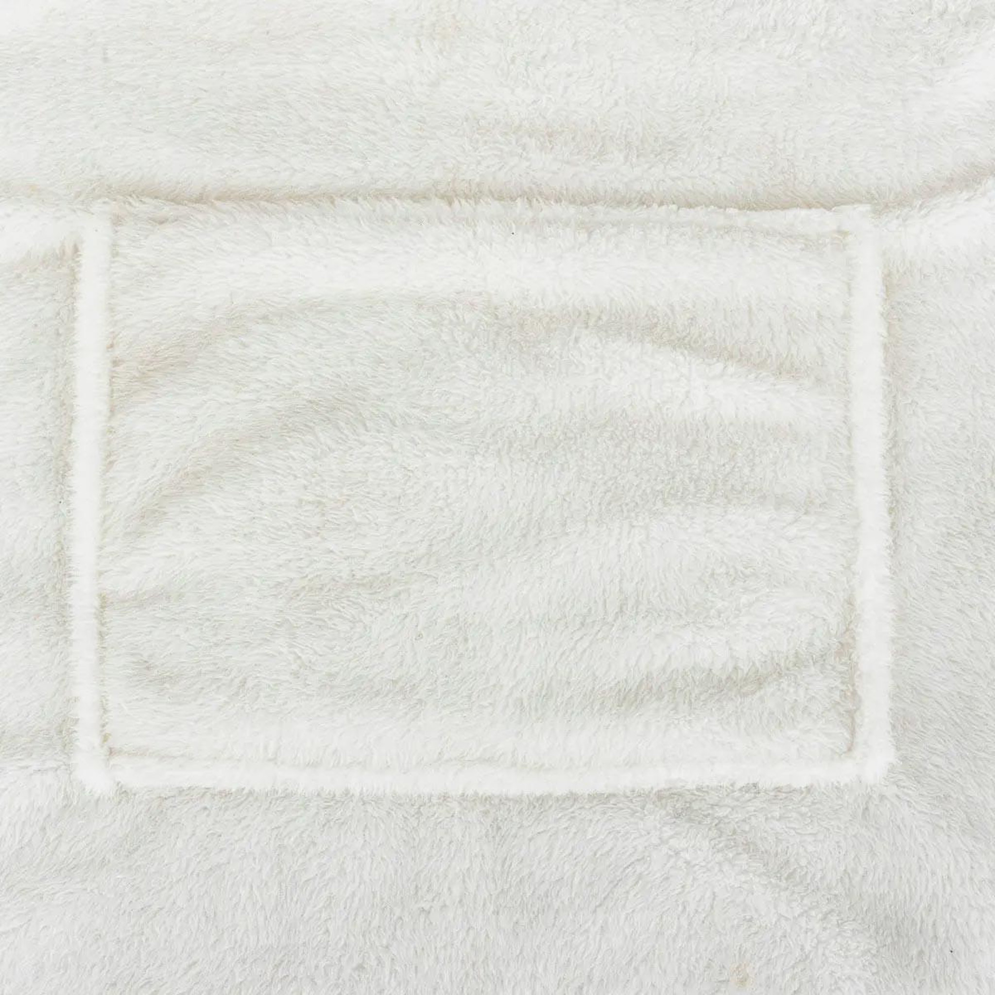 Voir la diapositive 3 : ATMOSPHERA Plaid sweat imitation fourrure  teddy  70x106cm blanc