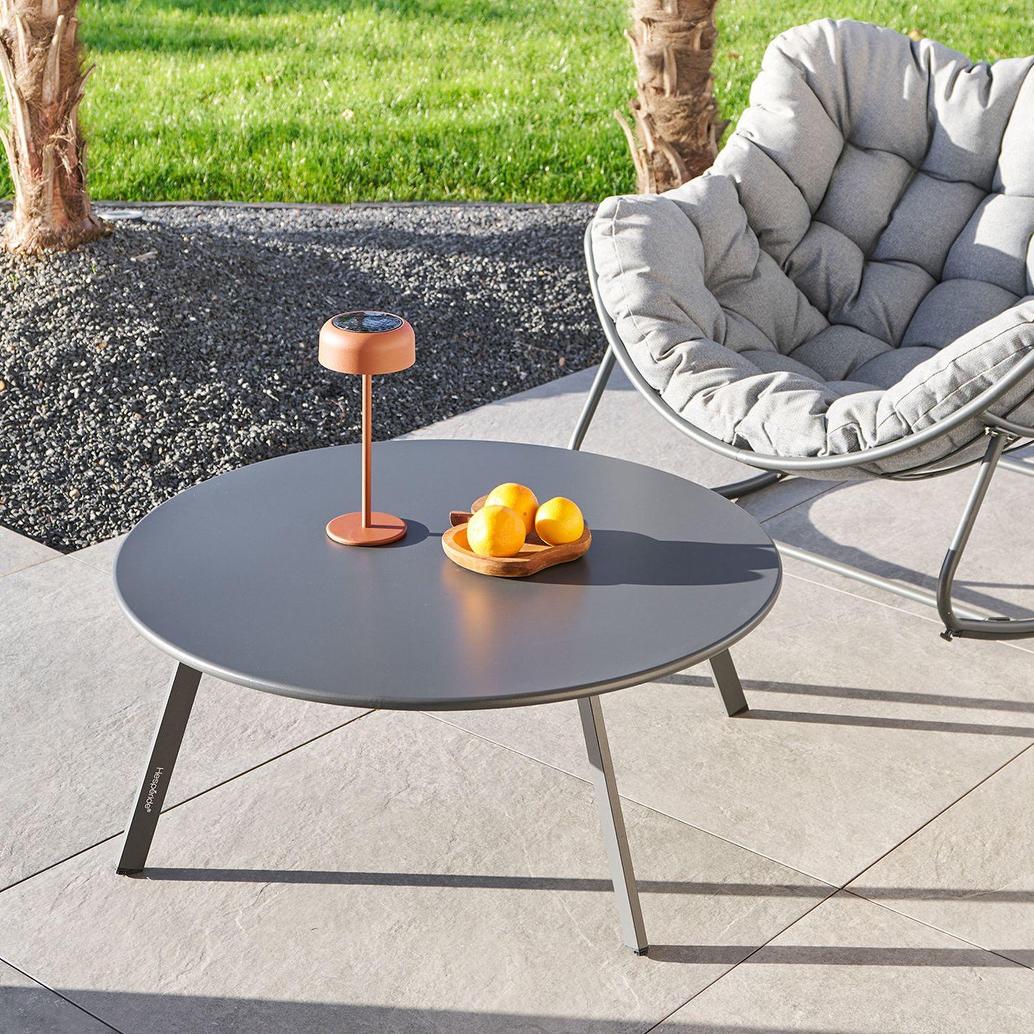 Voir la diapositive 2 : HESPERIDE Table basse de jardin ronde saona