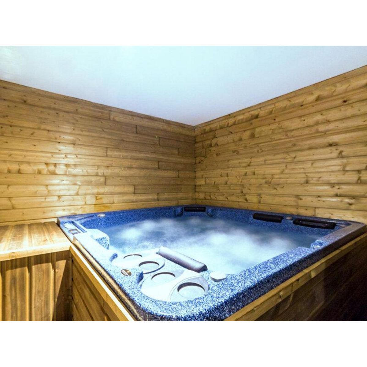 Smartbox 2 jours avec dîner et 2h d'accès à l'espace détente dans une ancienne grange - Coffret Cadeau Séjour