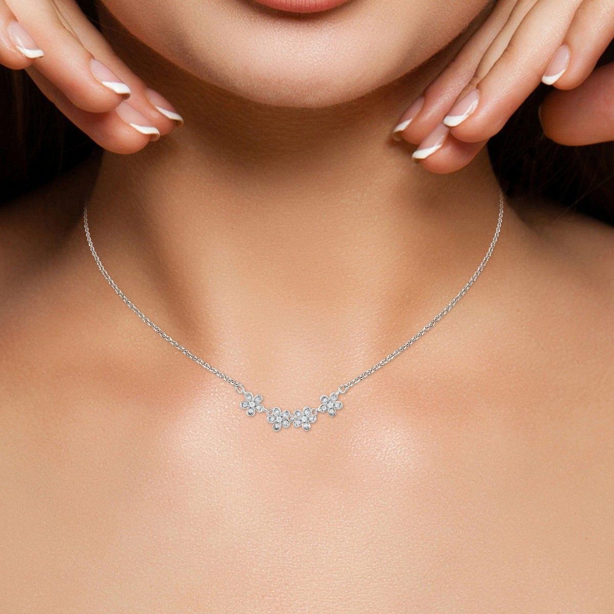 Voir la diapositive 2 : SC CRYSTAL Collier fleurs SC Crystal orné de zirconium