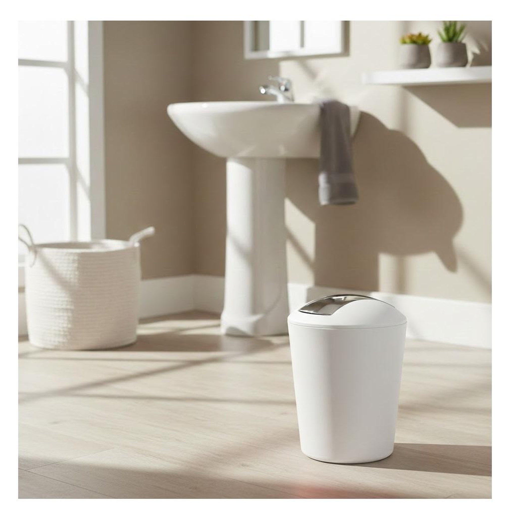 Voir la diapositive 2 : Eden Poubelle a bascule 5.6 l flic flac