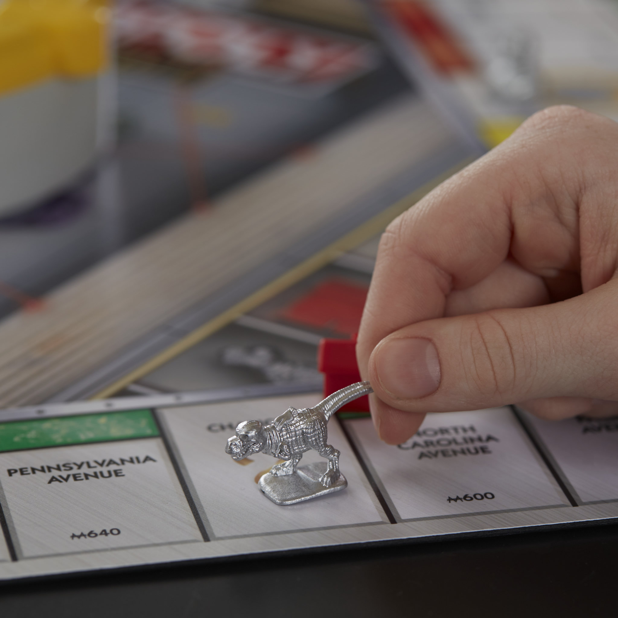 Voir la diapositive 7 : HASBRO Jeu Monopoly Coffre fort 