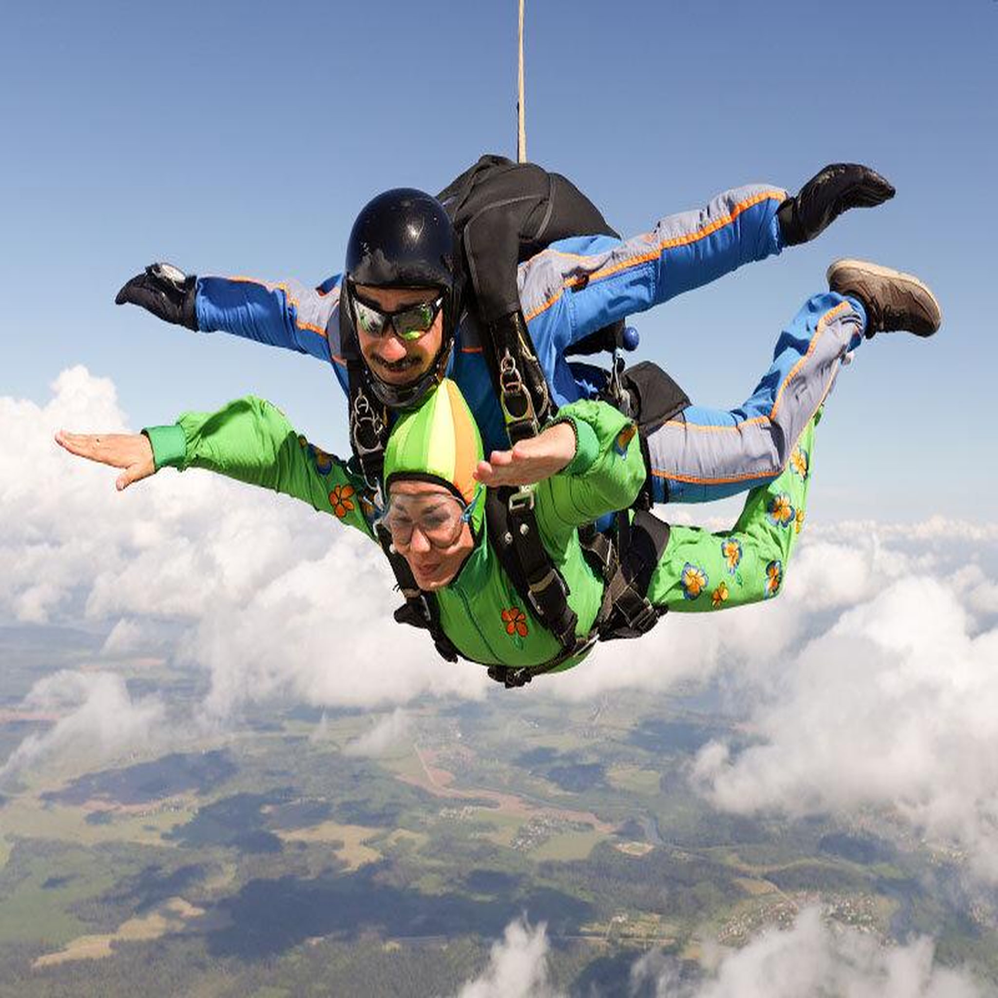 Voir la diapositive 2 : Smartbox Saut en parachute à 4200 mètres d'altitude pour 2 personnes près d'amiens - coffret cadeau sport & aventure