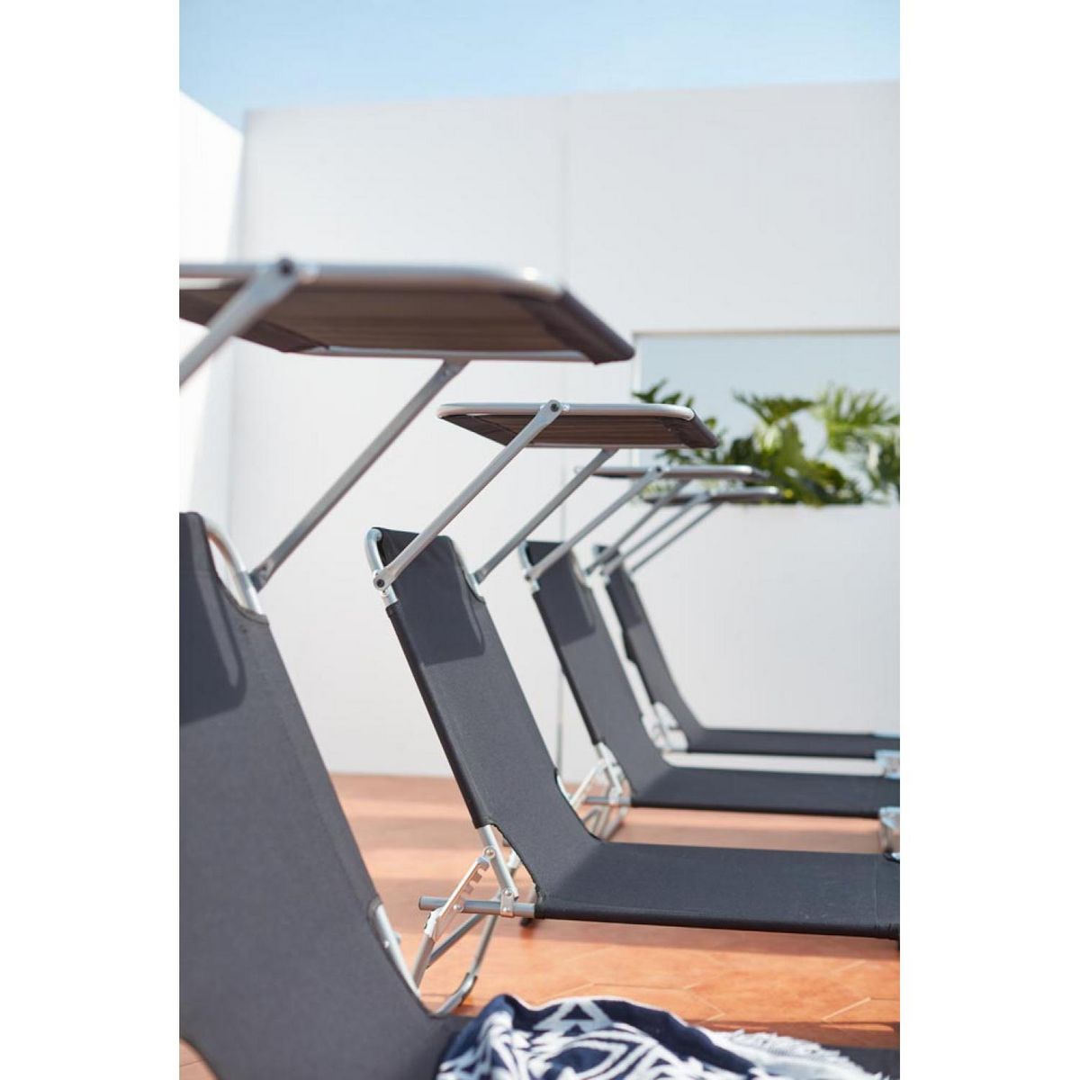 CONCEPT USINE Lot de 4 transats acier avec pare soleil PALOPO