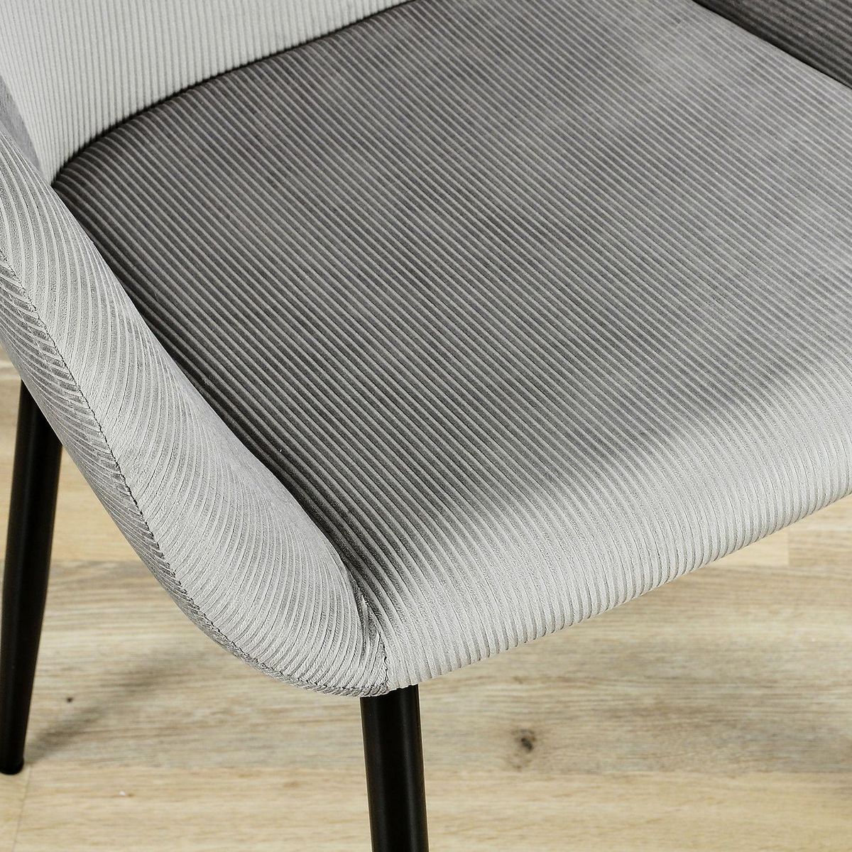 The Home Deco Factory 2 Fauteuils de table design velours Giulia
