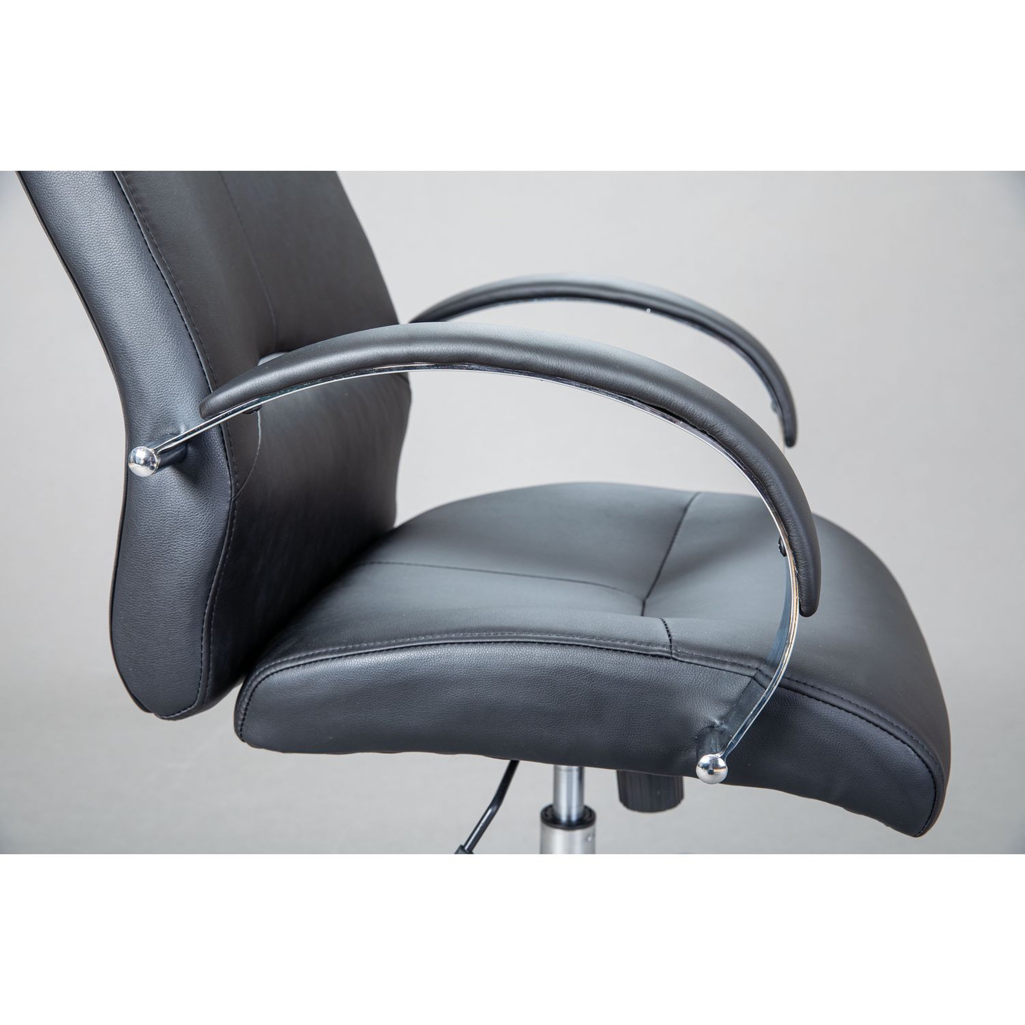 Voir la diapositive 6 : Fauteuil de bureau pivotant ajustable en hauteur ULTIMO