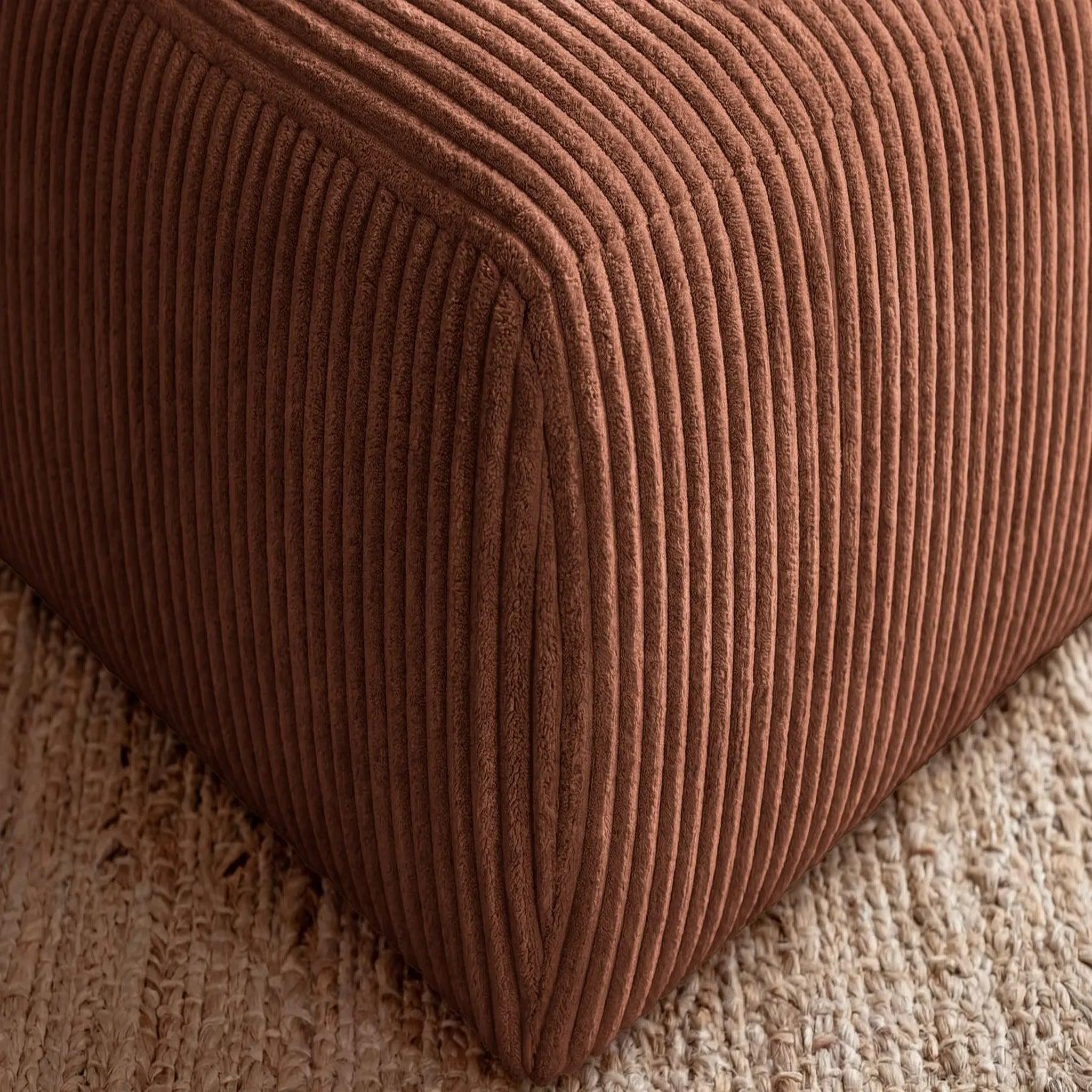 Voir la diapositive 3 : CASANOVA PARIS Elio - pouf velours côtelé