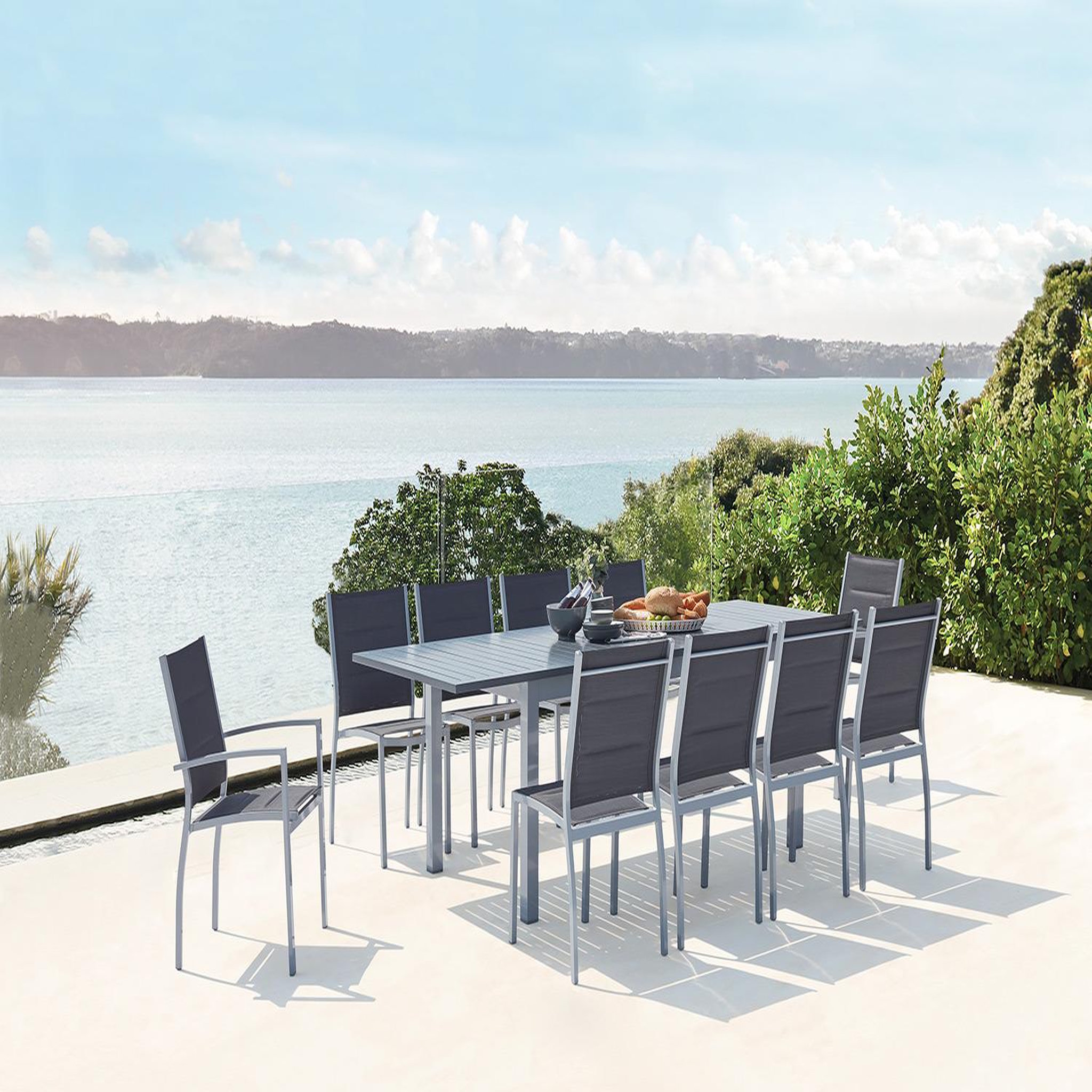 Voir la diapositive 2 : CONCEPT USINE Table de jardin extensible et 10 chaises alu-toile PVC gris AREZZO