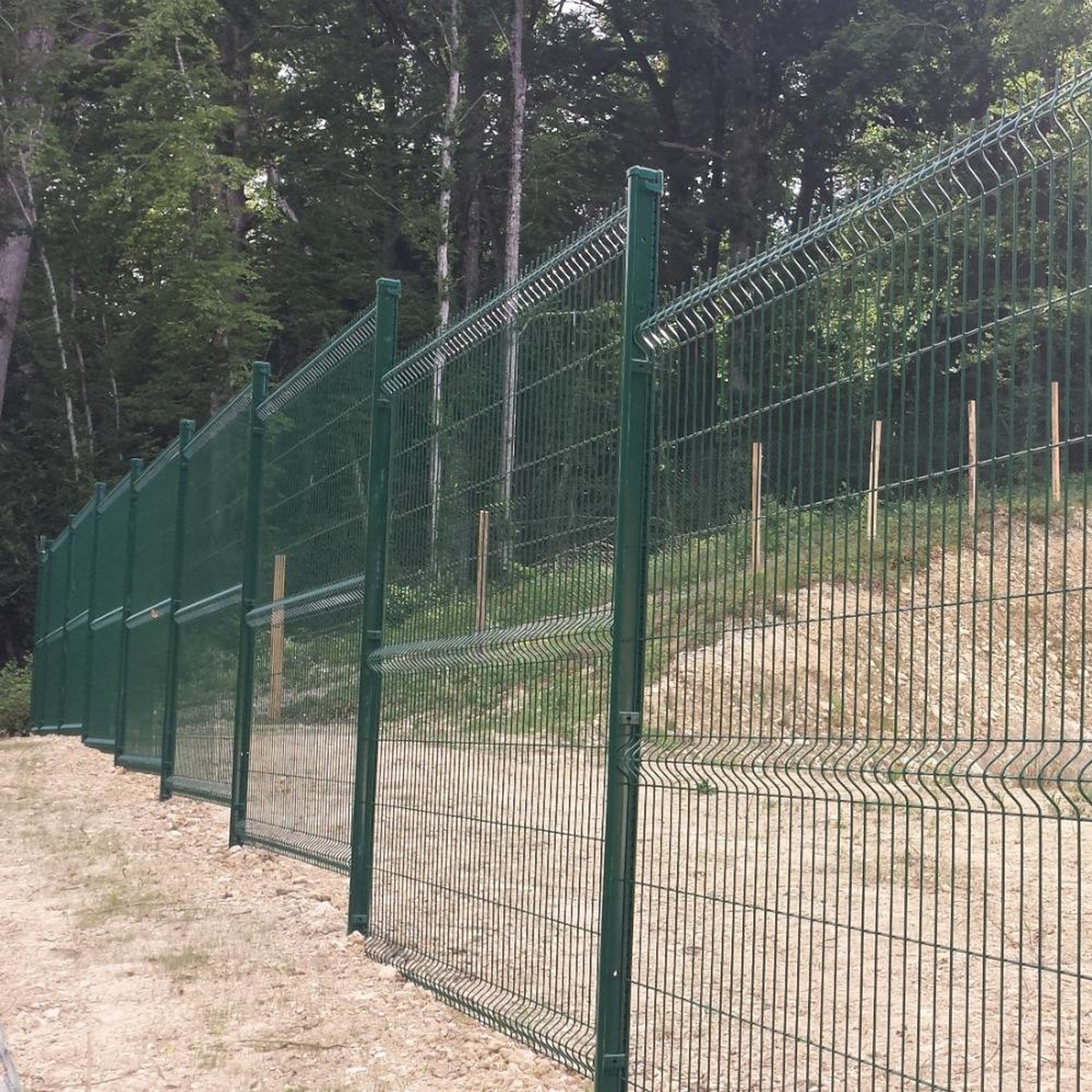 CENTRALE BRICO Panneau rigide H. 1,53 x L. 2 m  - fil 4 mm - Vert