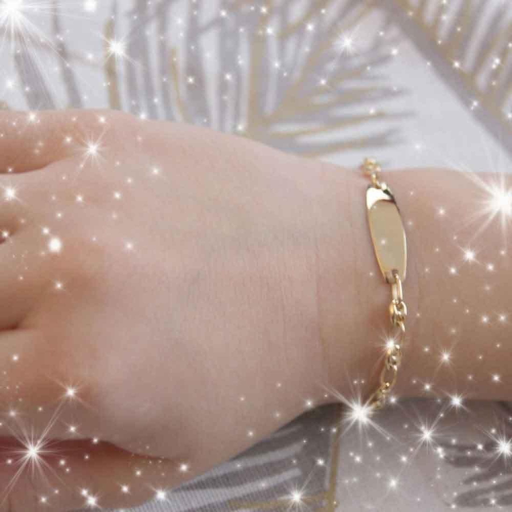 Voir la diapositive 3 : L'ATELIER D'AZUR Bracelet Enfant Or Jaune - Gourmette - Maille Grain de Café - Gravure Offerte