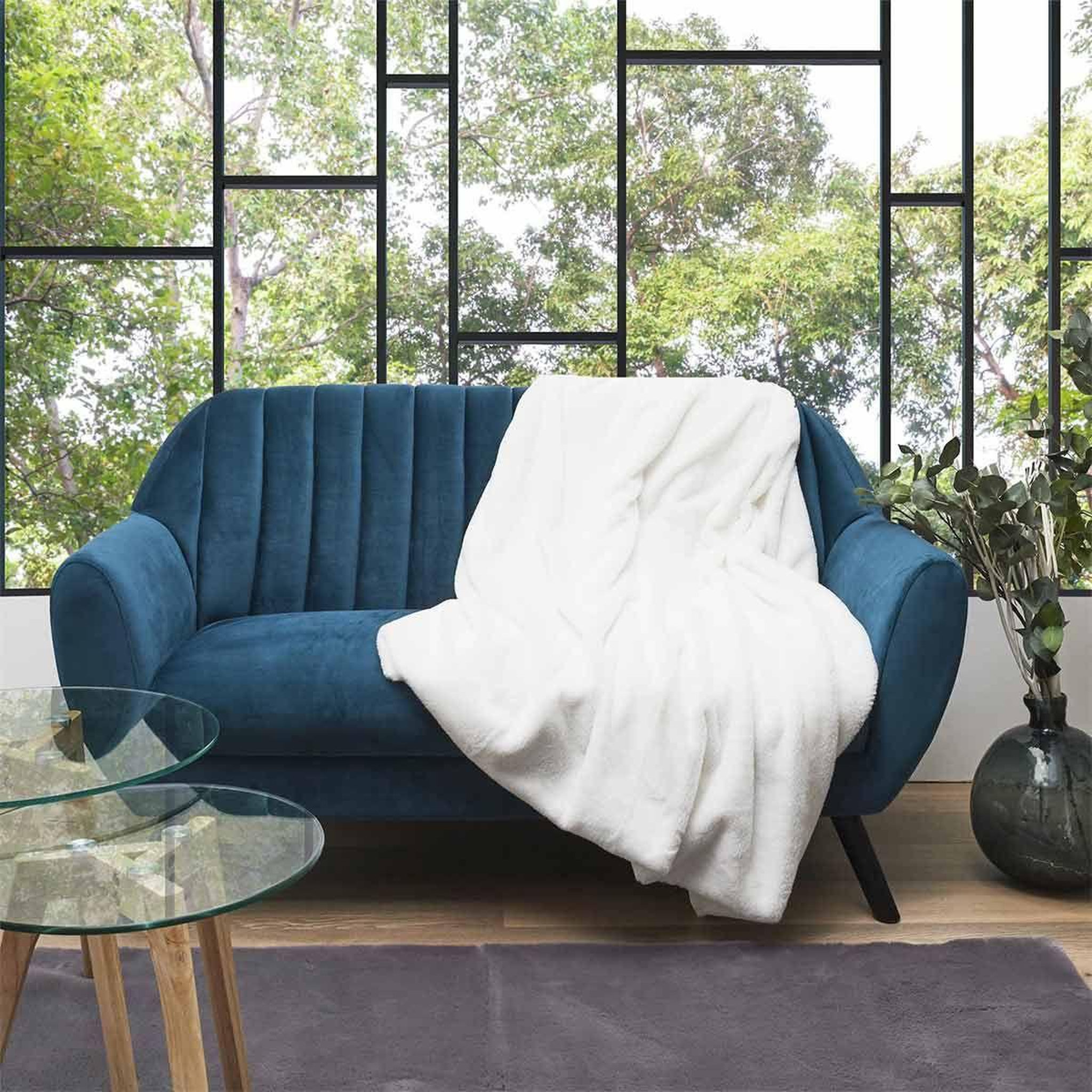 Voir la diapositive 4 : The Home Deco Factory Plaid imitation fourrure  opulence  120x150cm blanc