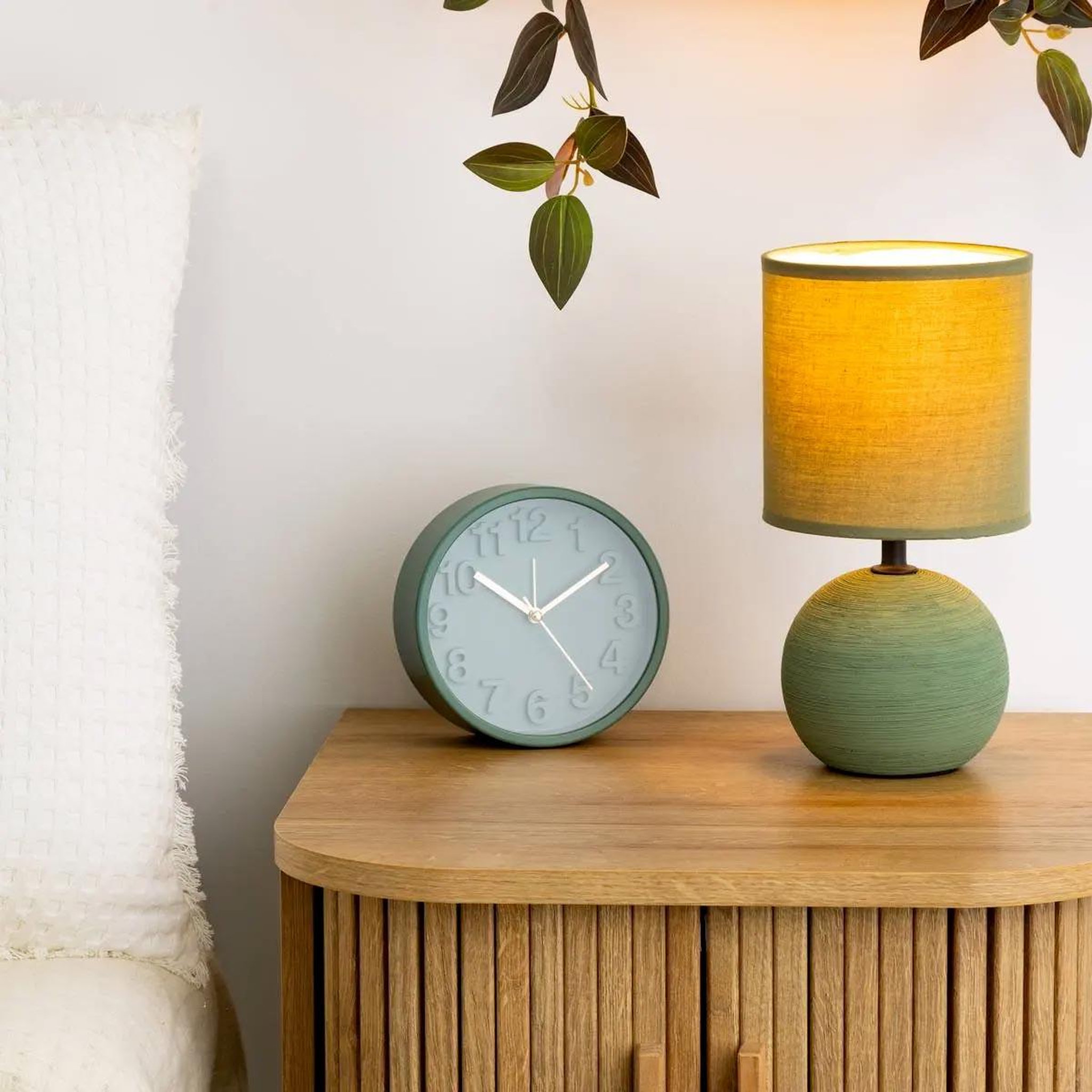 Voir la diapositive 3 : ATMOSPHERA Lampe à poser céramique  boule  25cm vert kaki