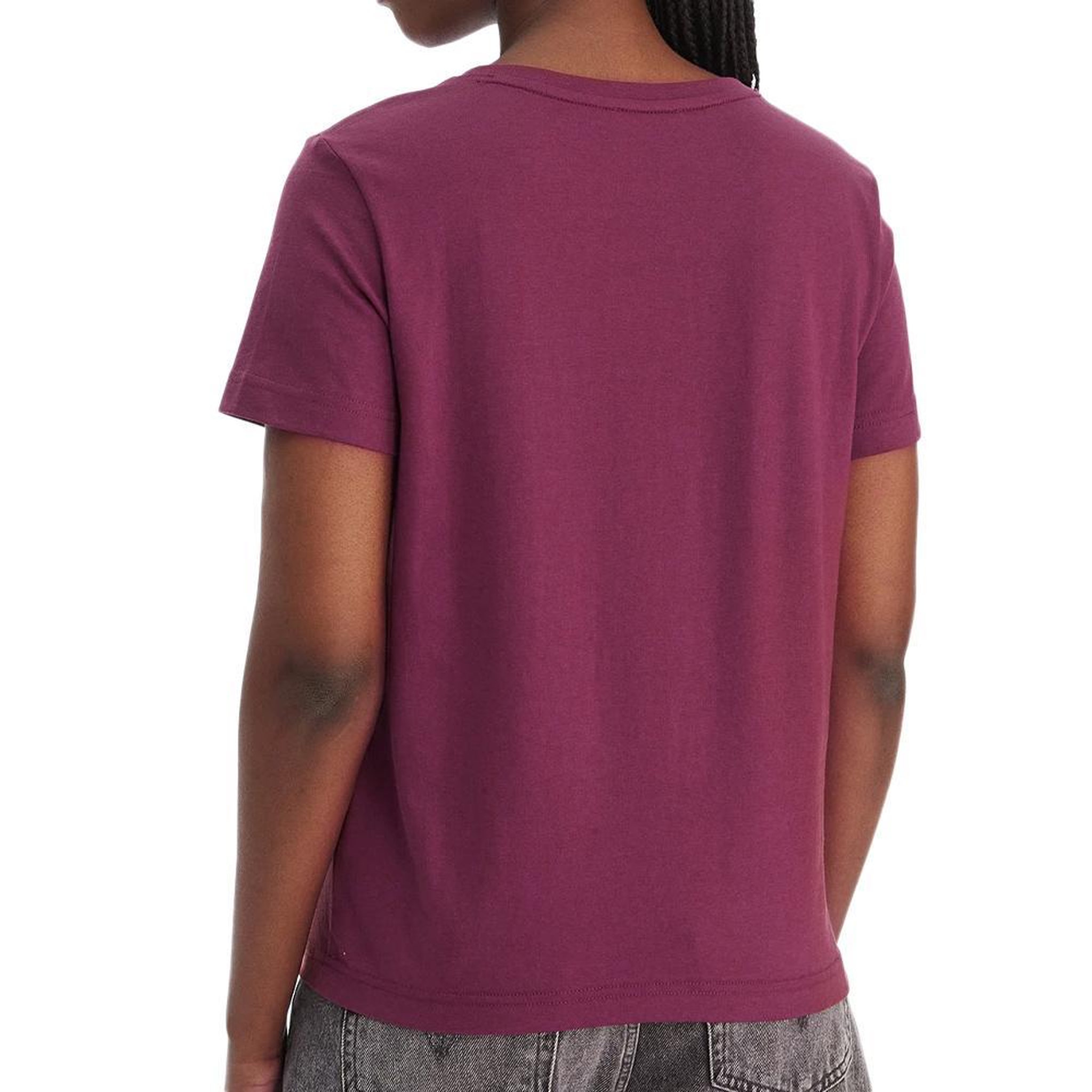 Voir la diapositive 2 : CALVIN KLEIN JEANS T-Shirt Bordeaux Femme Calvin Klein Jeans Archive LV047B205G