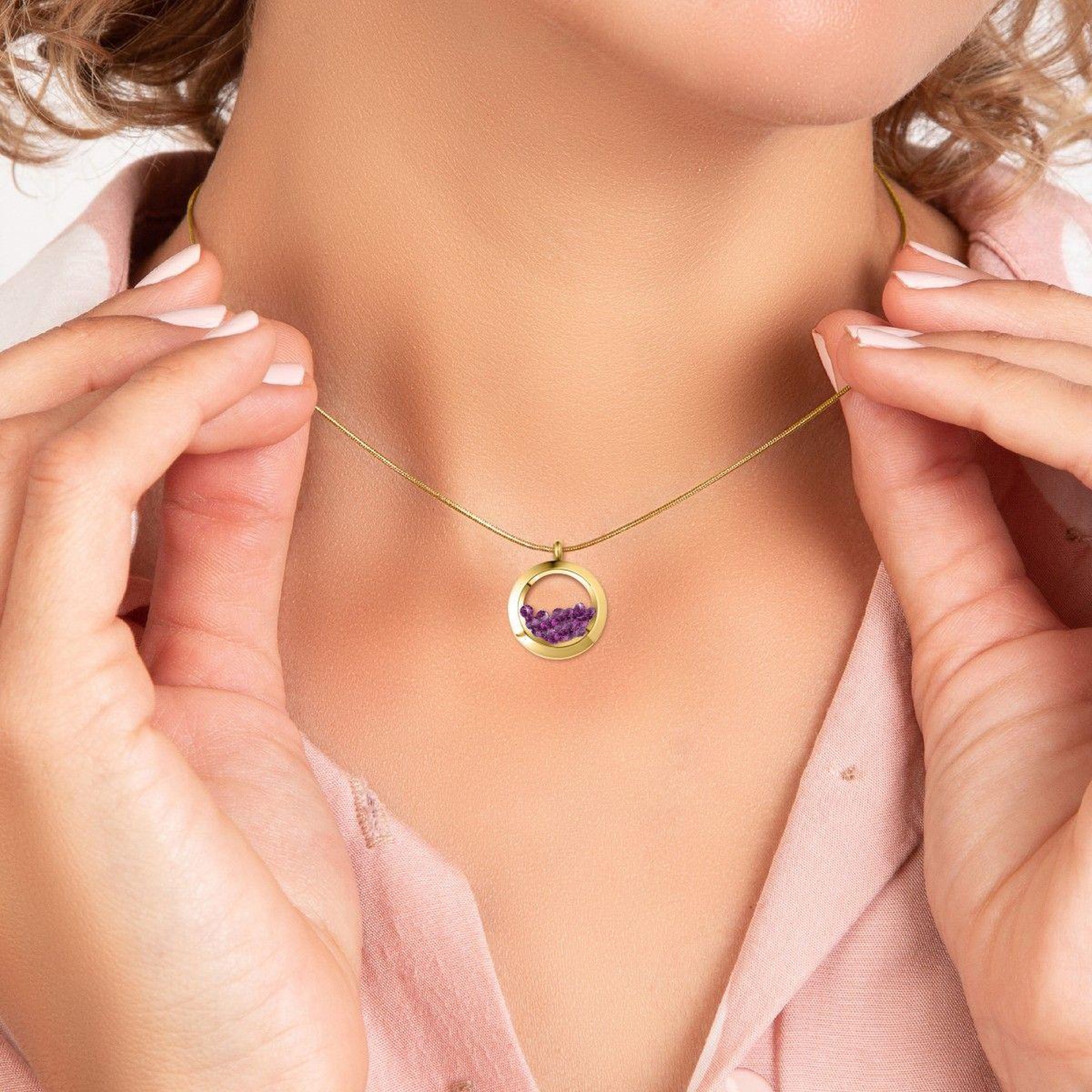 Voir la diapositive 2 : SC BOHEME Collier rond SC Bohème orné de Cristaux scintillants