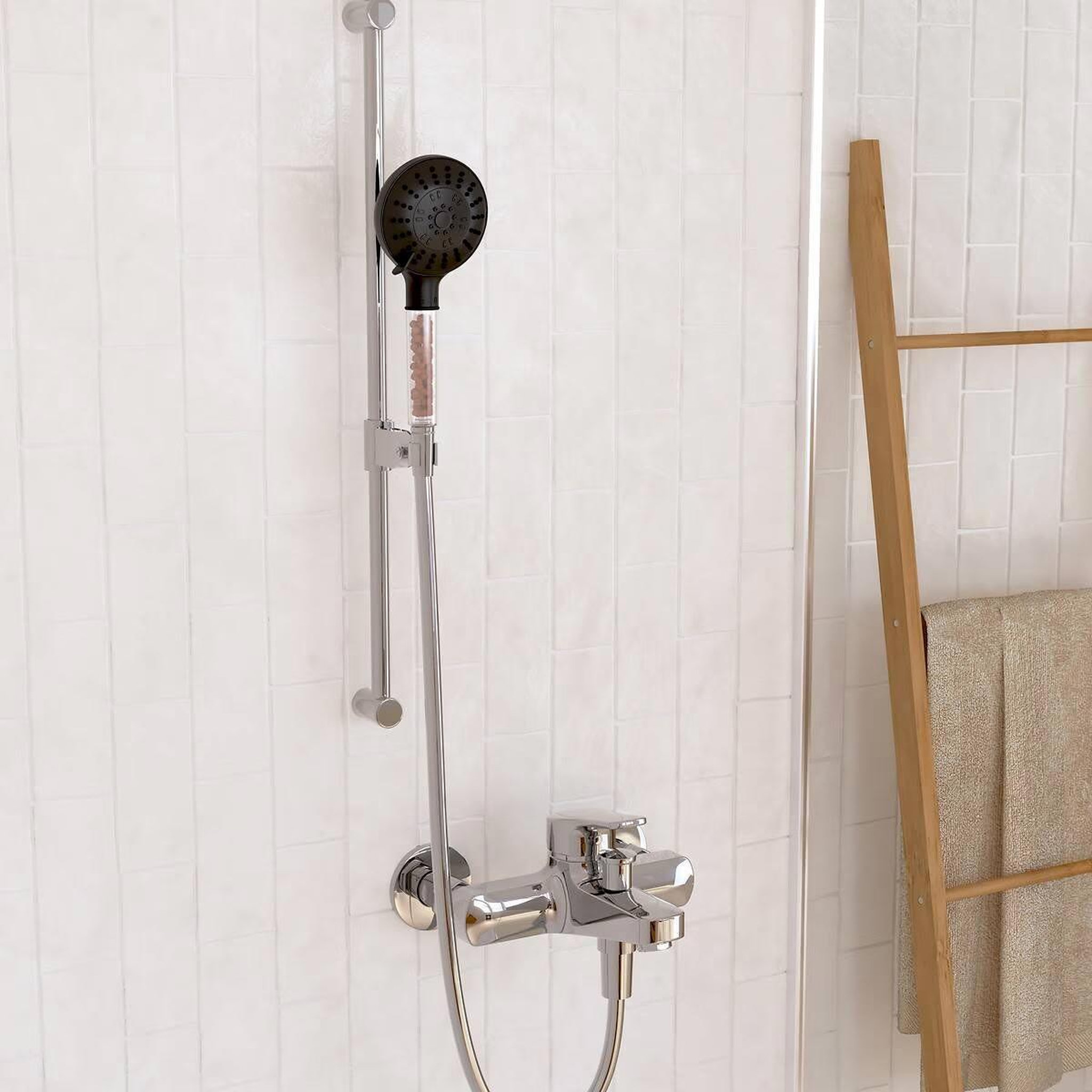 Voir la diapositive 4 : FIVE Pommeau de douche filtrant  billes  26cm noir