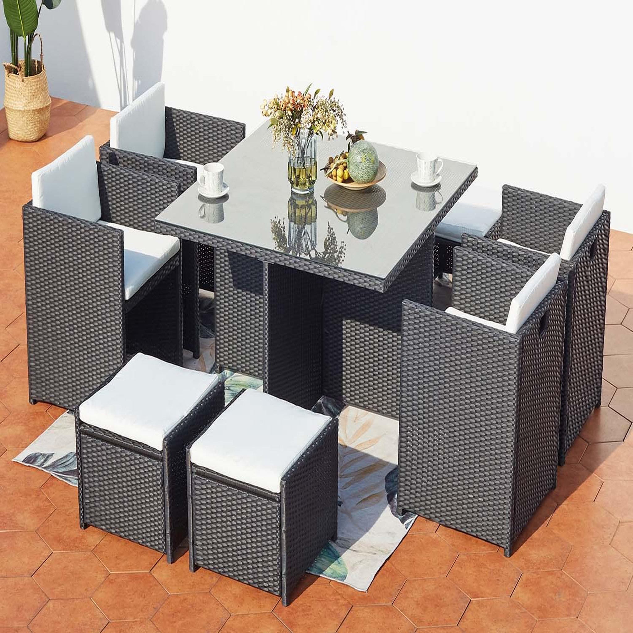 Voir la diapositive 2 : CONCEPT USINE Table et chaises 8 places encastrables en résine noir-blanc miami