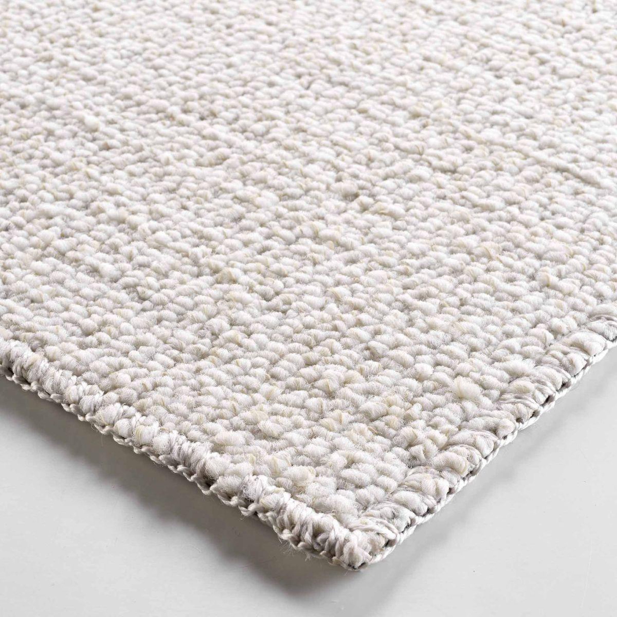 Voir la diapositive 2 : Douceur d'Intérieur Tapis déco bouclette  lisaia  120x170cm naturel