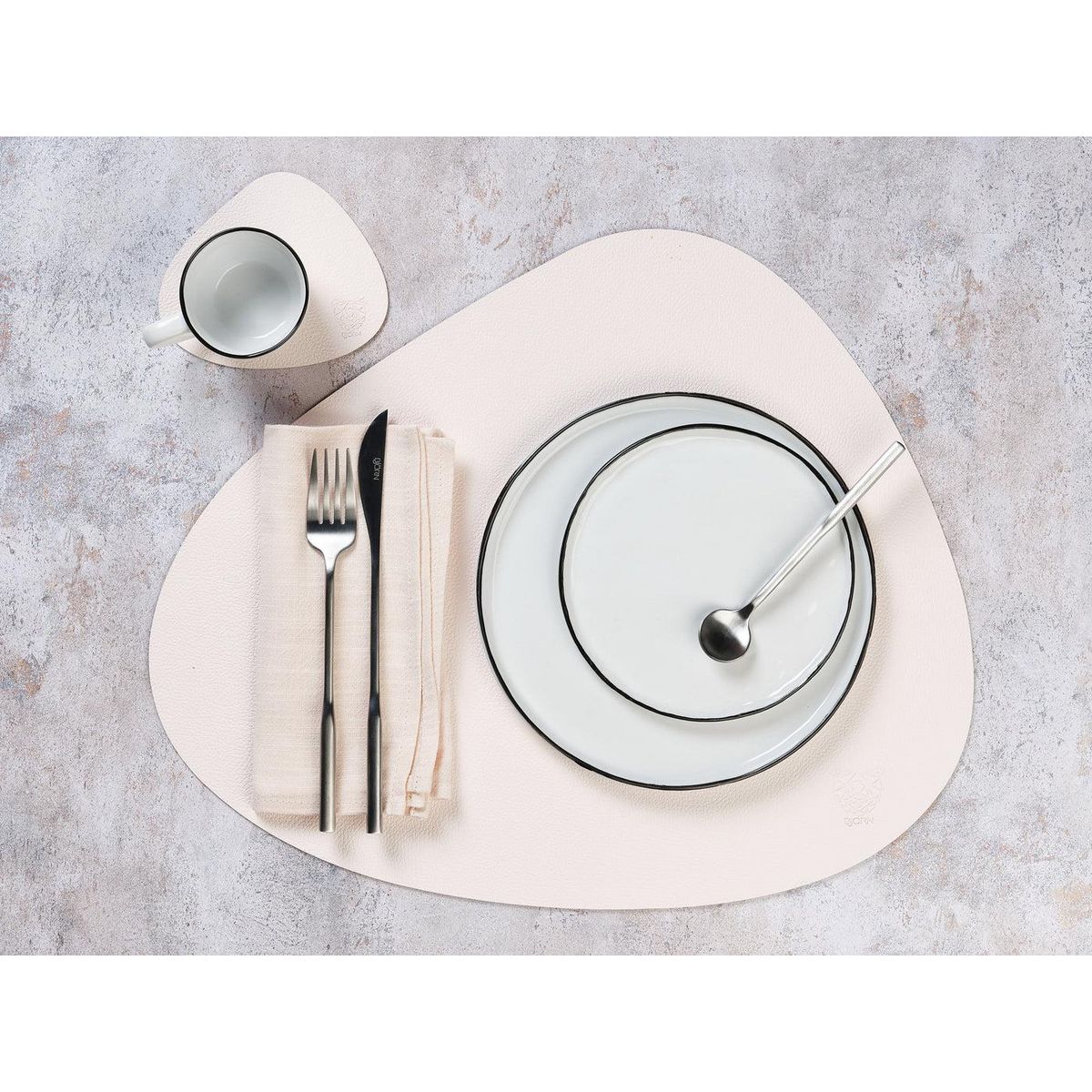 BJORN Sous-verre curve réversible - 6 pièces - Cuir recyclé blanc crème et vert de gris