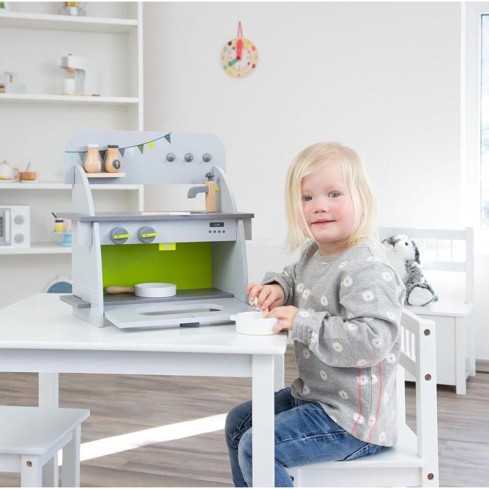 Voir la diapositive 4 : SMALLFOOT Cuisine  enfant compacte en bois