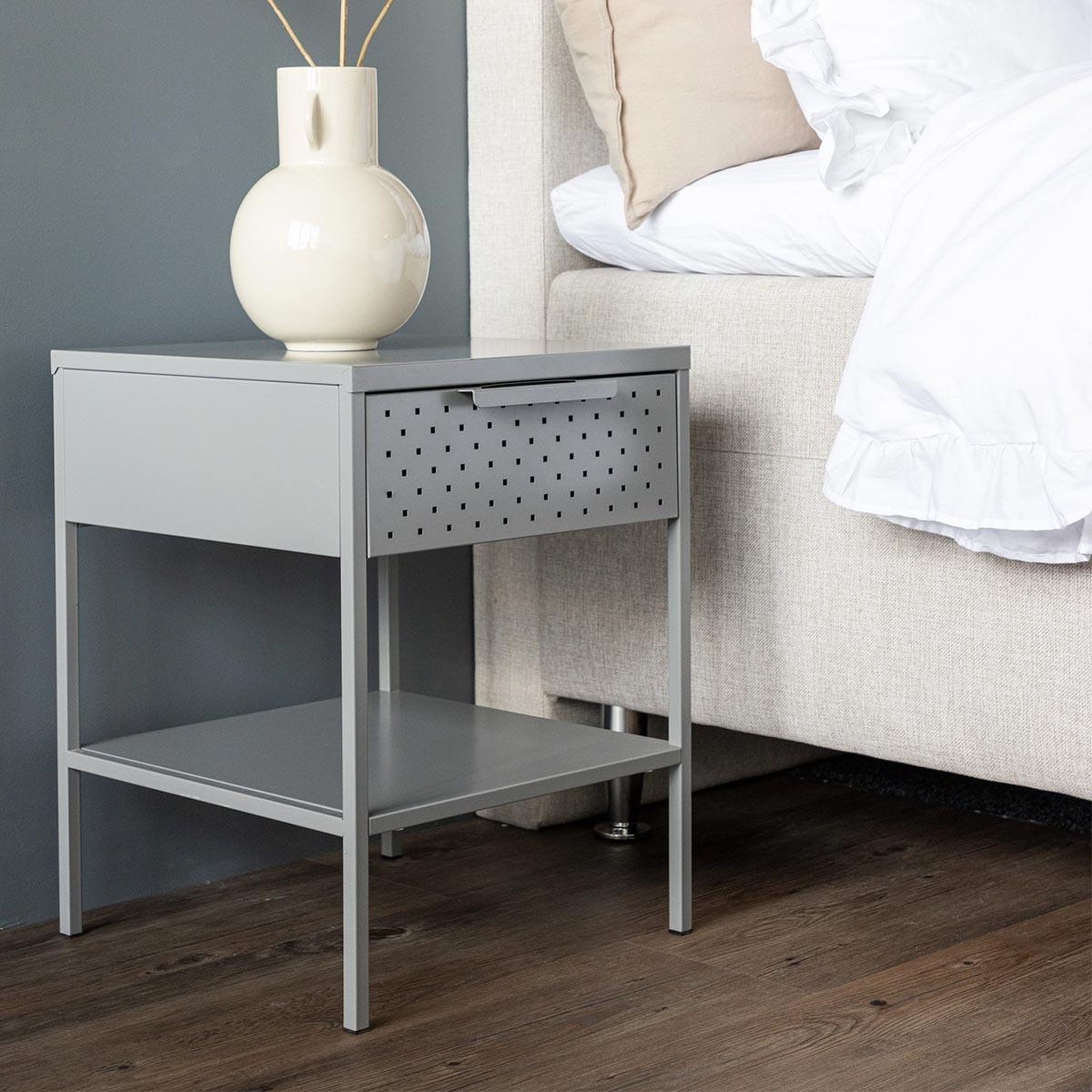 Voir la diapositive 5 : Paris Prix Table de chevet en métal  sacramento  52cm gris clair
