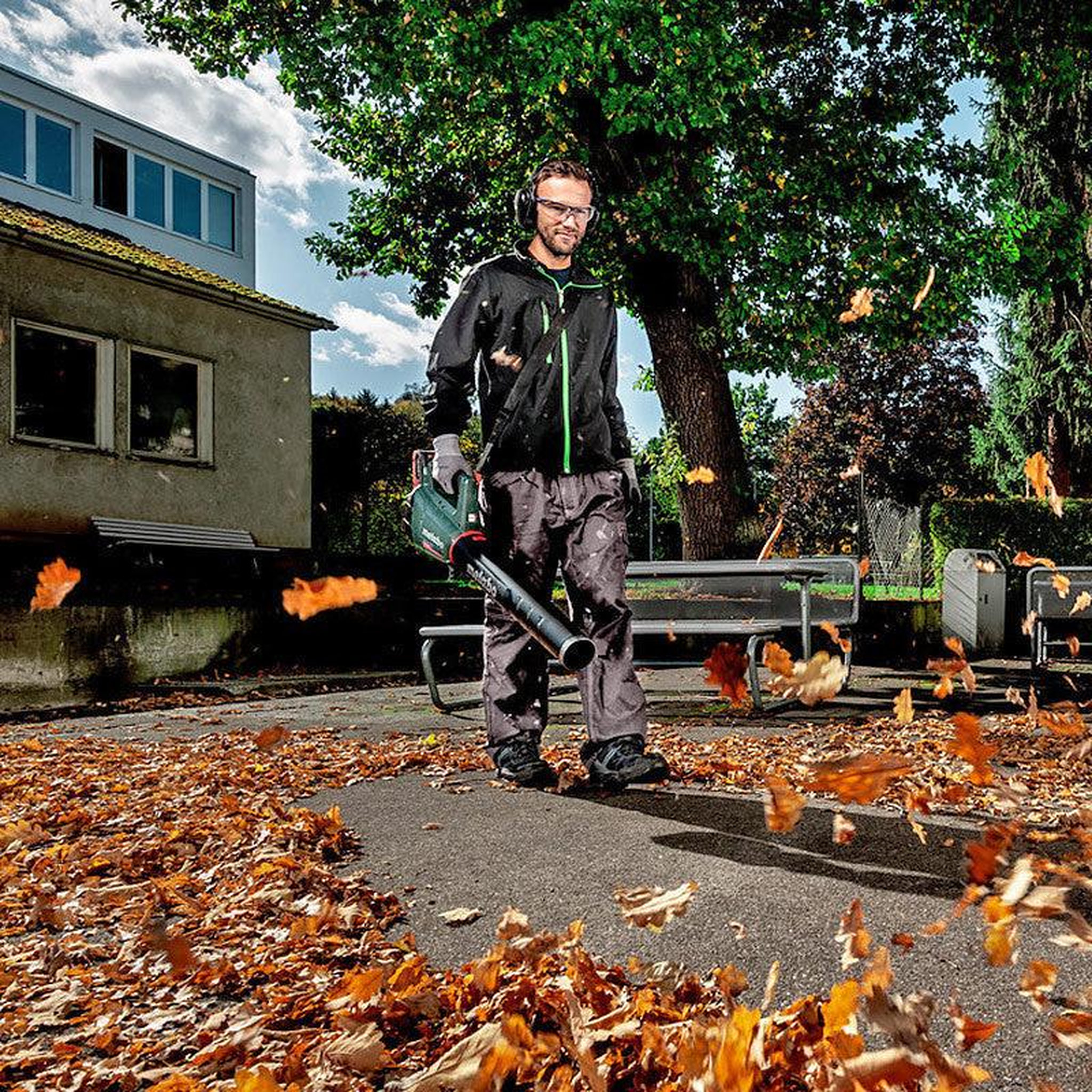 Voir la diapositive 5 : METABO Souffleur METABO LB 18 LTX BL (2 x 5,2 Ah)