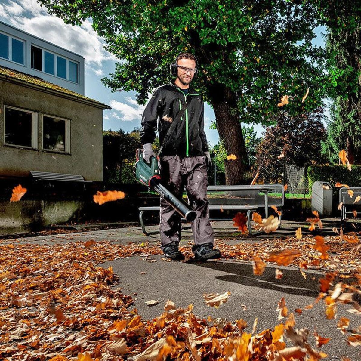 METABO SAS Souffleur 18 V LB 18 LTX BL - 2 x 5,2 Ah Li-Power, ASC 55