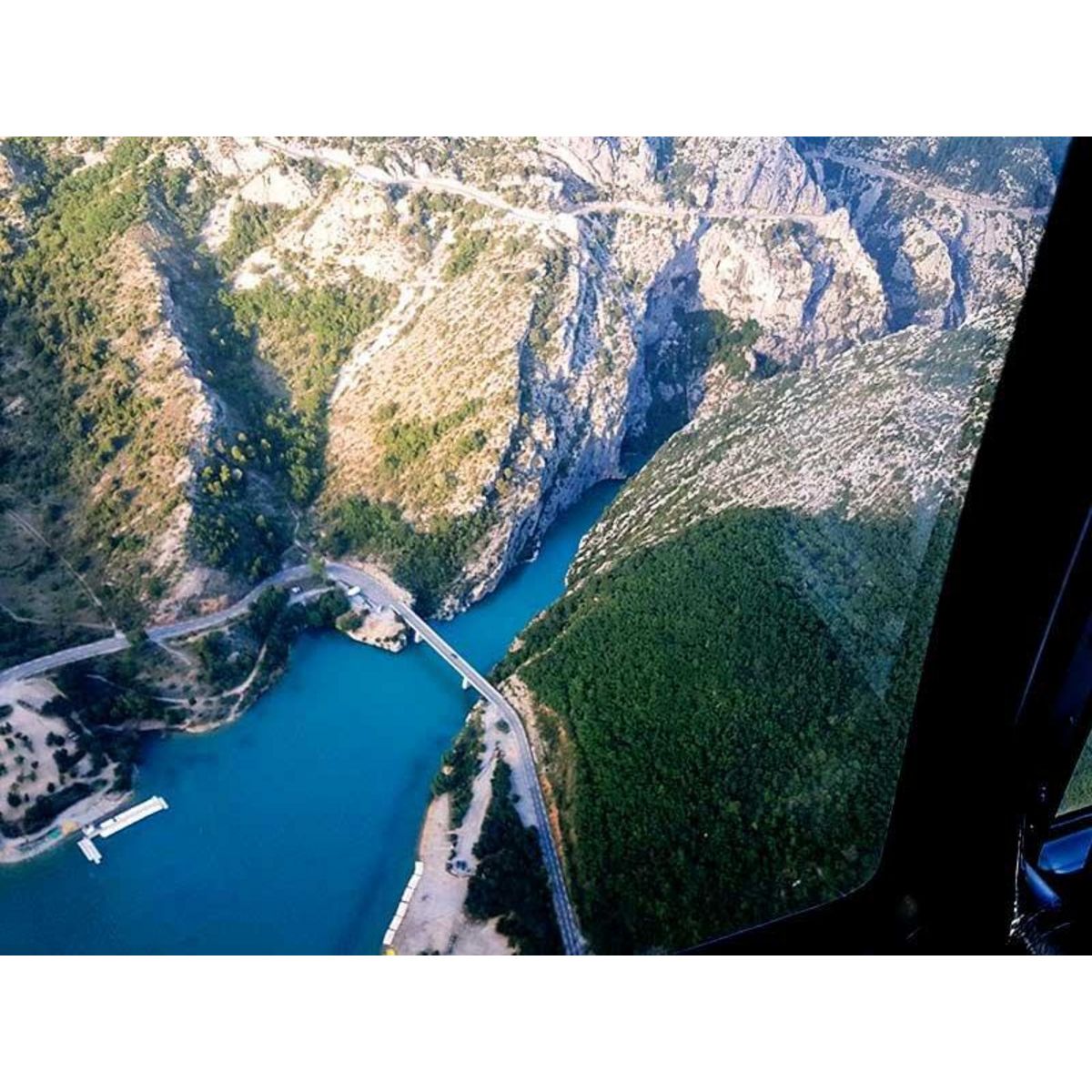 Smartbox Vol en hélicoptère de 30 min au-dessus de Valensole et ses environs - Coffret Cadeau Sport & Aventure