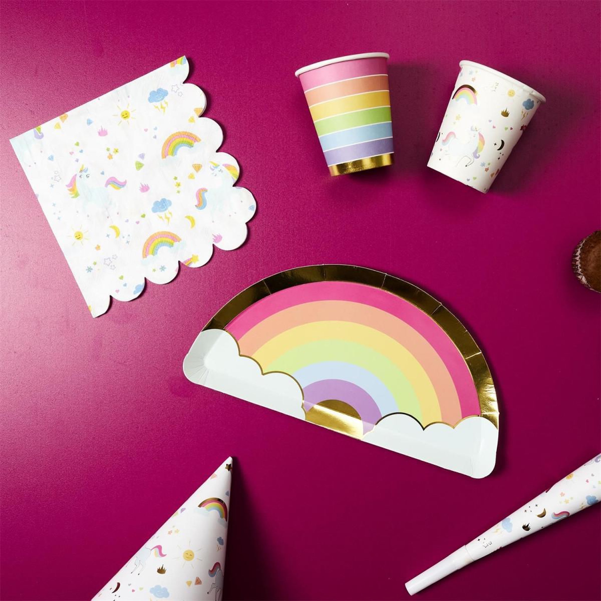 Voir la diapositive 2 : PARTY TIME Lot de 20 serviettes en papier  licorne  33x33cm blanc