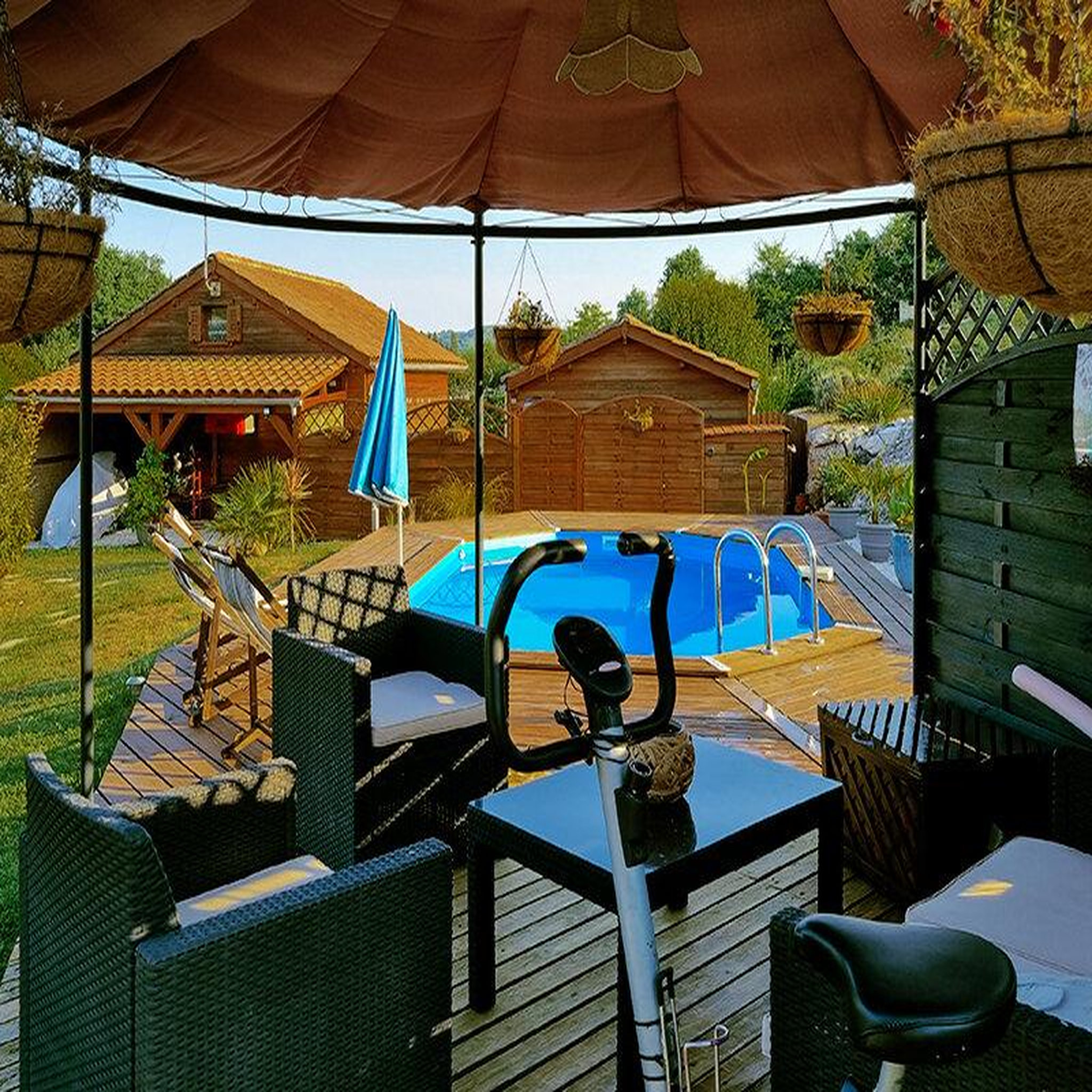 Voir la diapositive 4 : Smartbox 4 jours dans un chalet avec cocktail près de montauban - coffret cadeau séjour