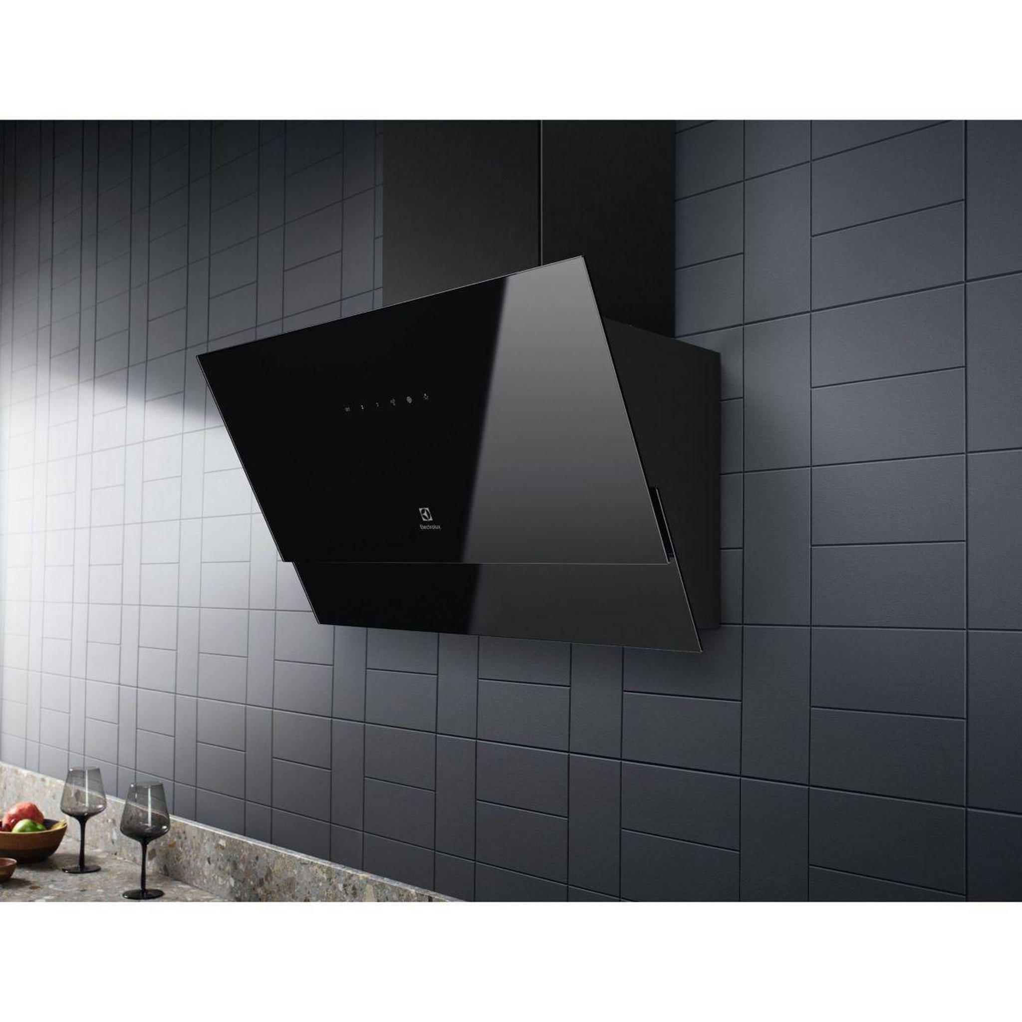 Voir la diapositive 3 : ELECTROLUX Hotte décorative murale lfv626k