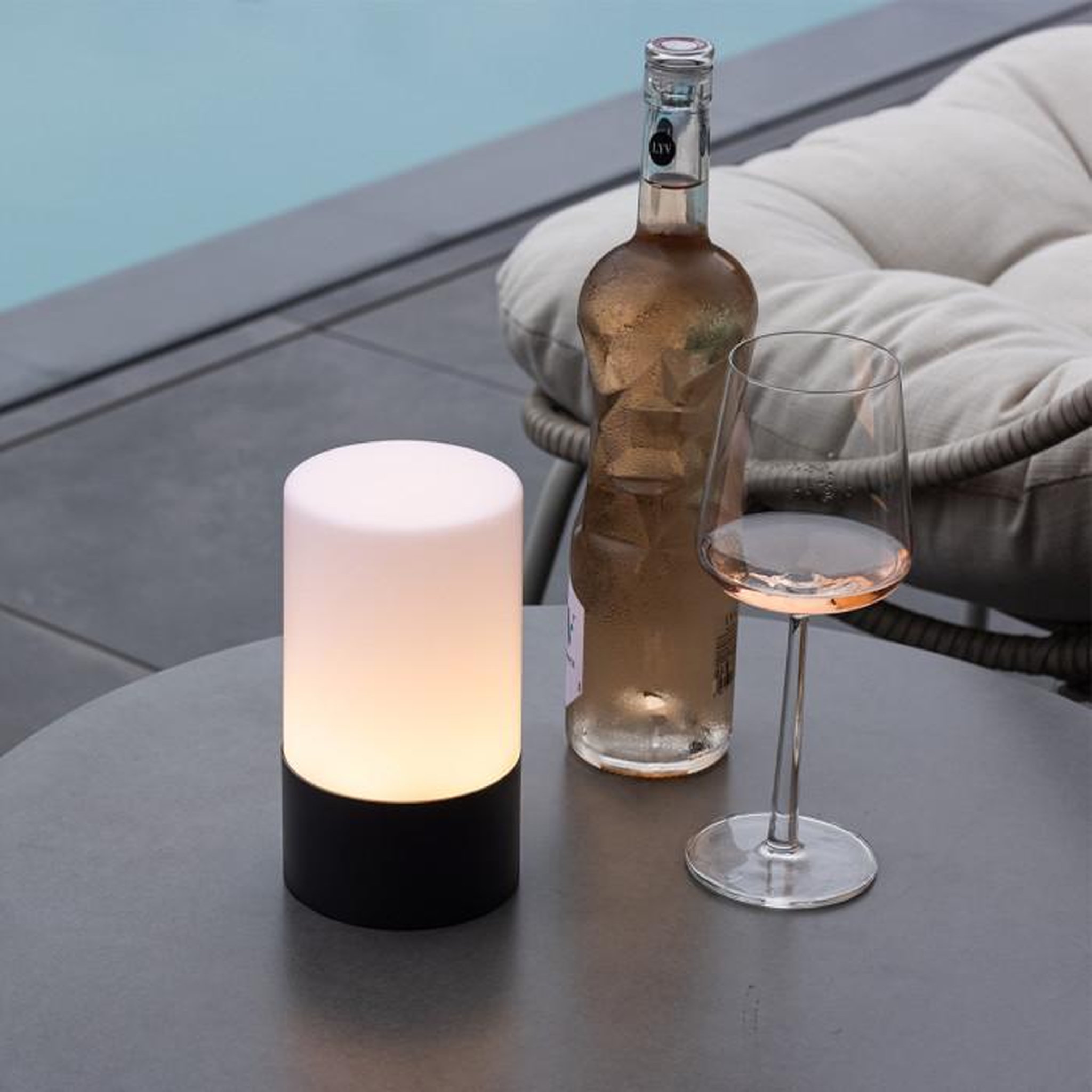 Voir la diapositive 2 : Paris Prix Lampe à Poser d'Extérieur LED  Tubu  18cm Noir