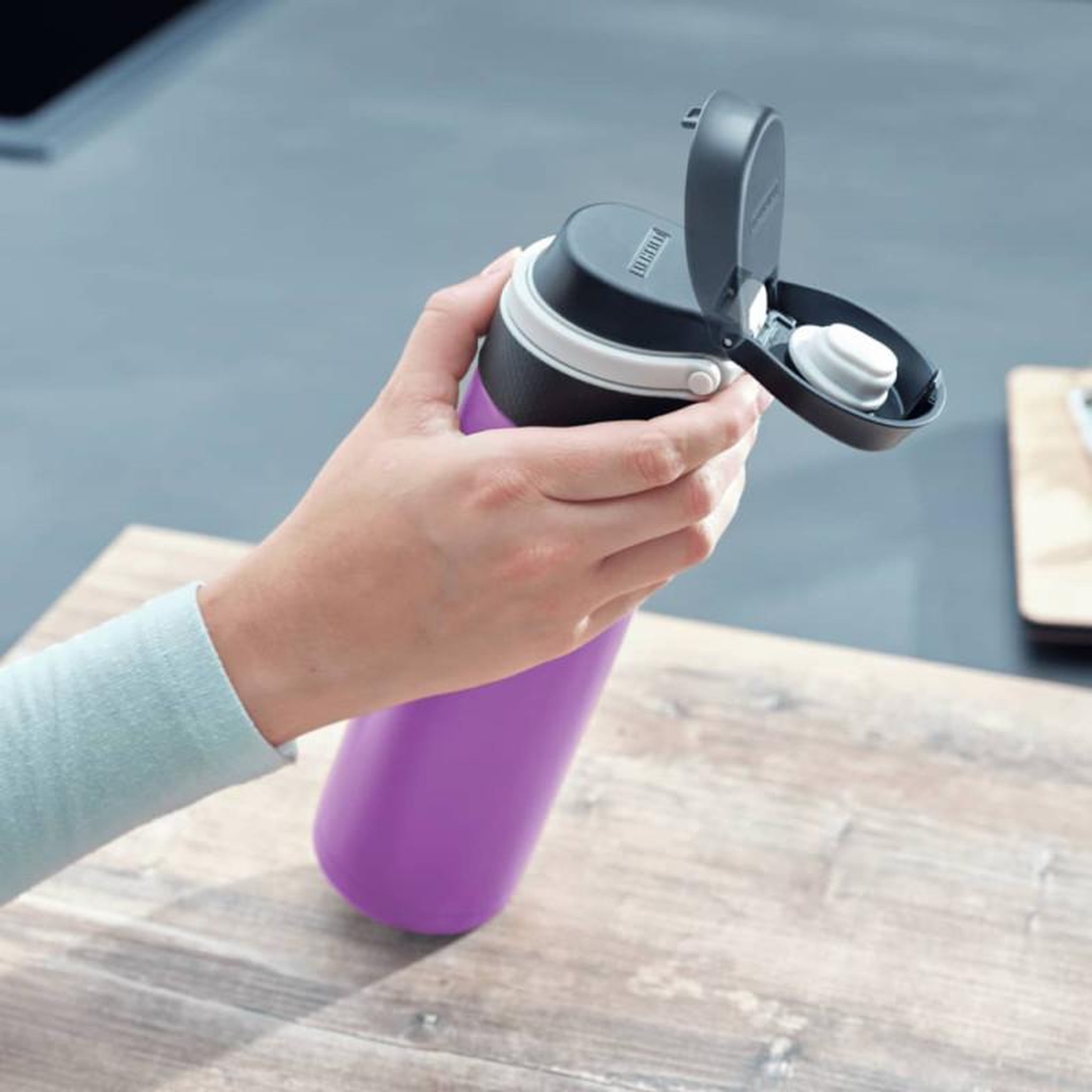 Voir la diapositive 4 : Leifheit Leifheit Bouteille thermos Flip 600 ml Violet