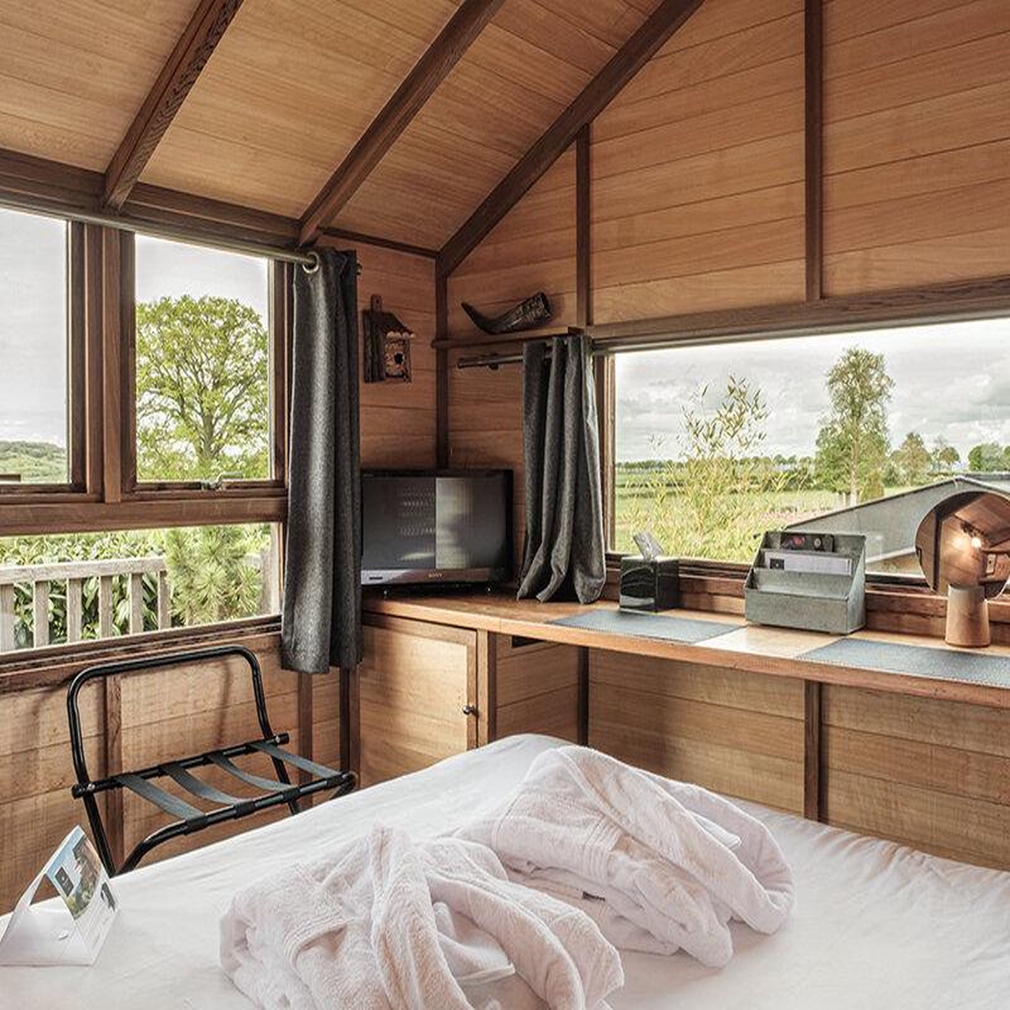 Voir la diapositive 3 : Smartbox 2 jours en roulotte ou cabanon premium avec détente en bourgogne - coffret cadeau séjour