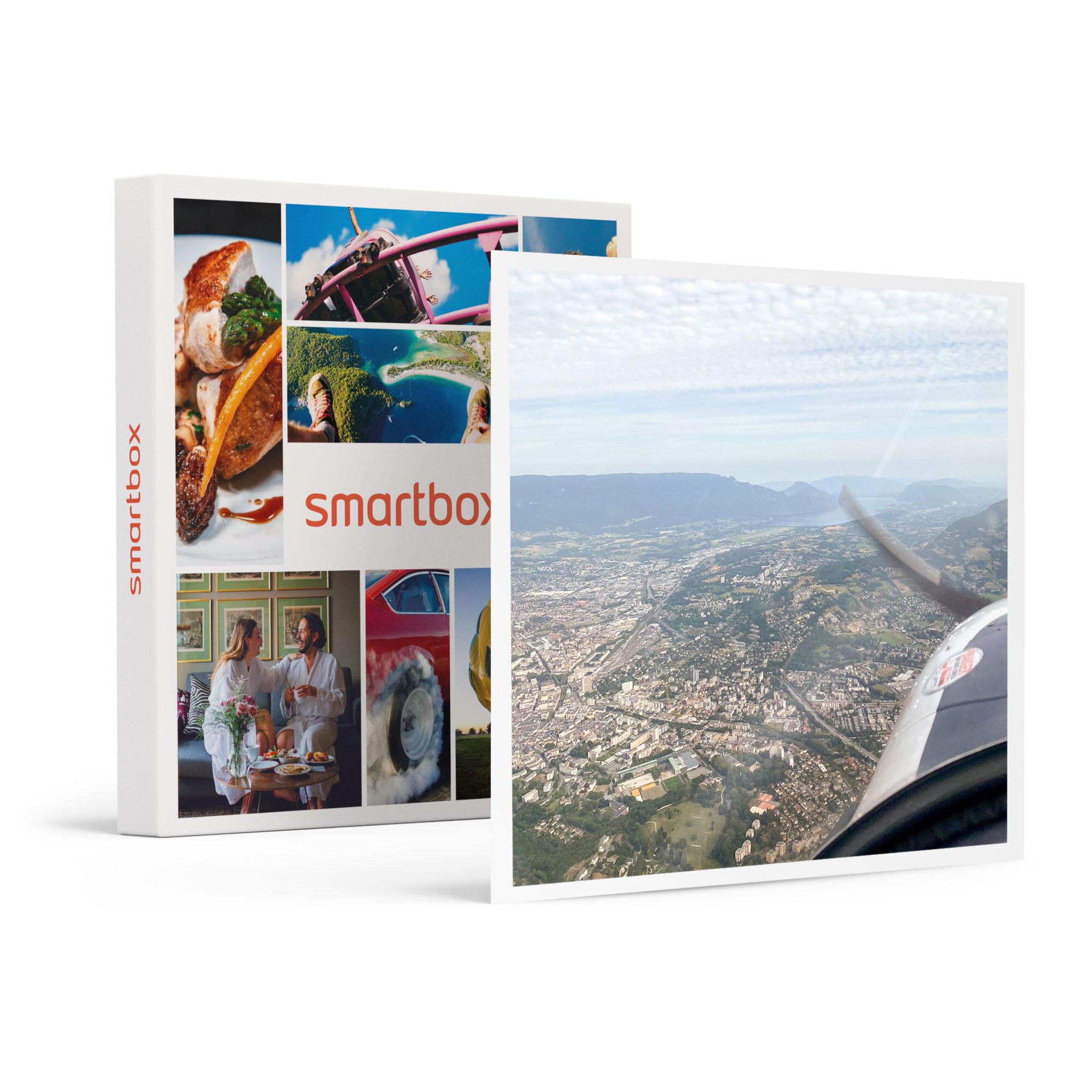 Voir la diapositive 1 : Smartbox Initiation au pilotage d'ULM de 40 min avec cours théorique pour 2 près de Grenoble - Coffret Cadeau Sport & Aventure