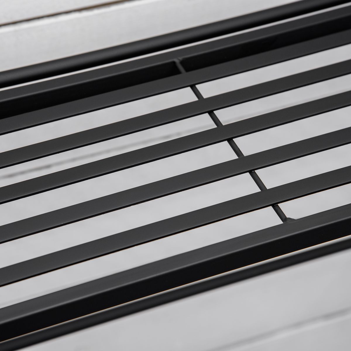 OUTSUNNY Support pour plantes présentoir avec étagères en métal 3 niveaux forme escalier intérieur/extérieur dim. 60,5L x 59,5l x 95,5H cm noir