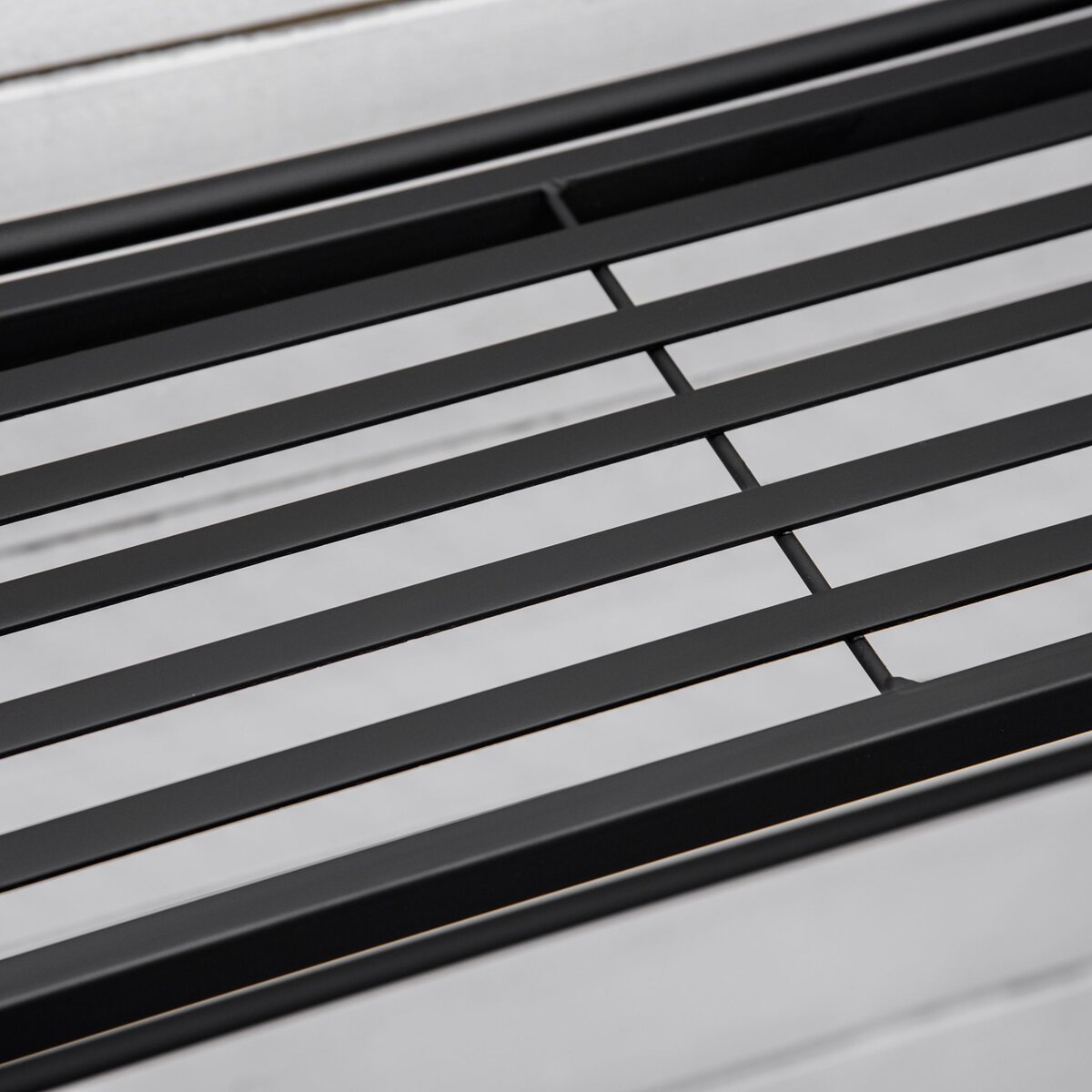 OUTSUNNY Support pour plantes présentoir avec étagères en métal 3 niveaux forme escalier intérieur/extérieur dim. 60,5L x 59,5l x 95,5H cm noir