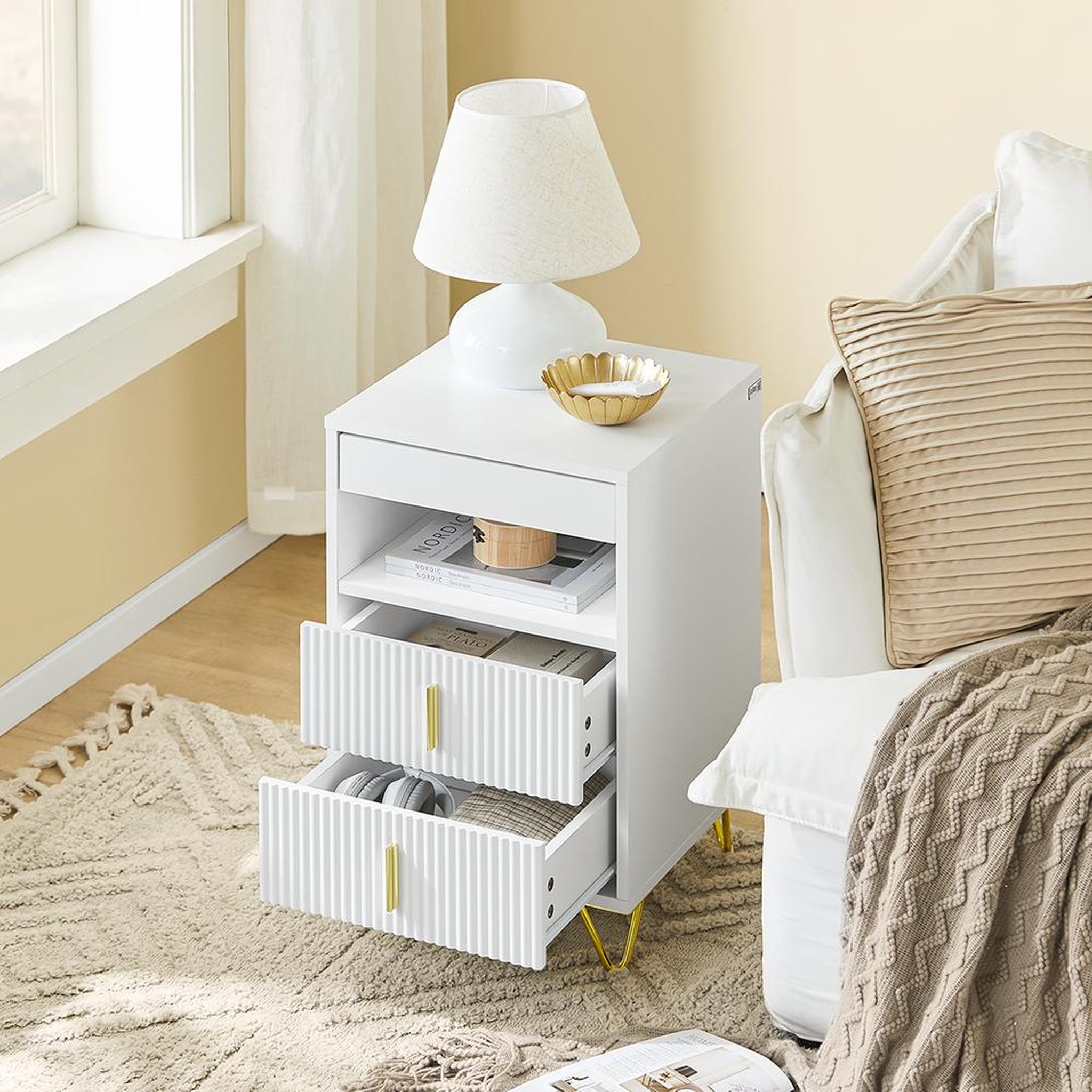Voir la diapositive 2 : SOBUY SoBuy - Table De Chevet à 3 tiroirs - Blanc - 40x40x63cm - Moderne - FBT168-W