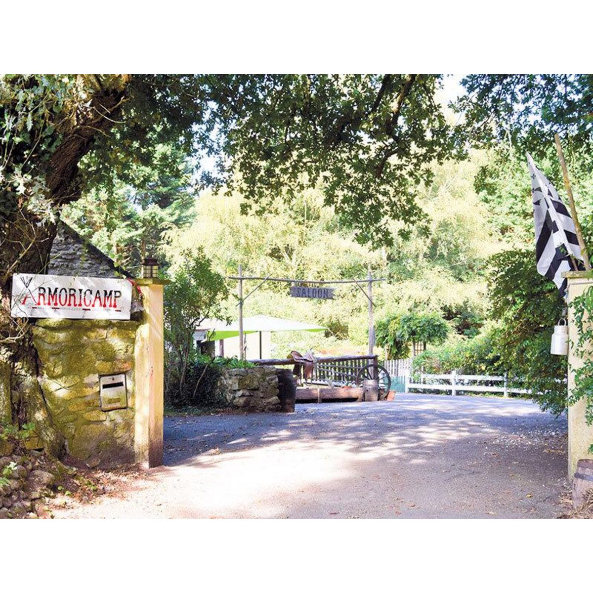 Smartbox 2 jours insolites en chariot western près de Quimperlé - Coffret Cadeau Séjour