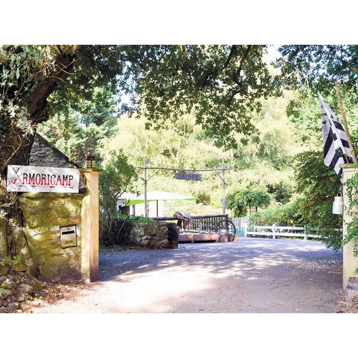 Smartbox 2 jours insolites en chariot western près de Quimperlé - Coffret Cadeau Séjour